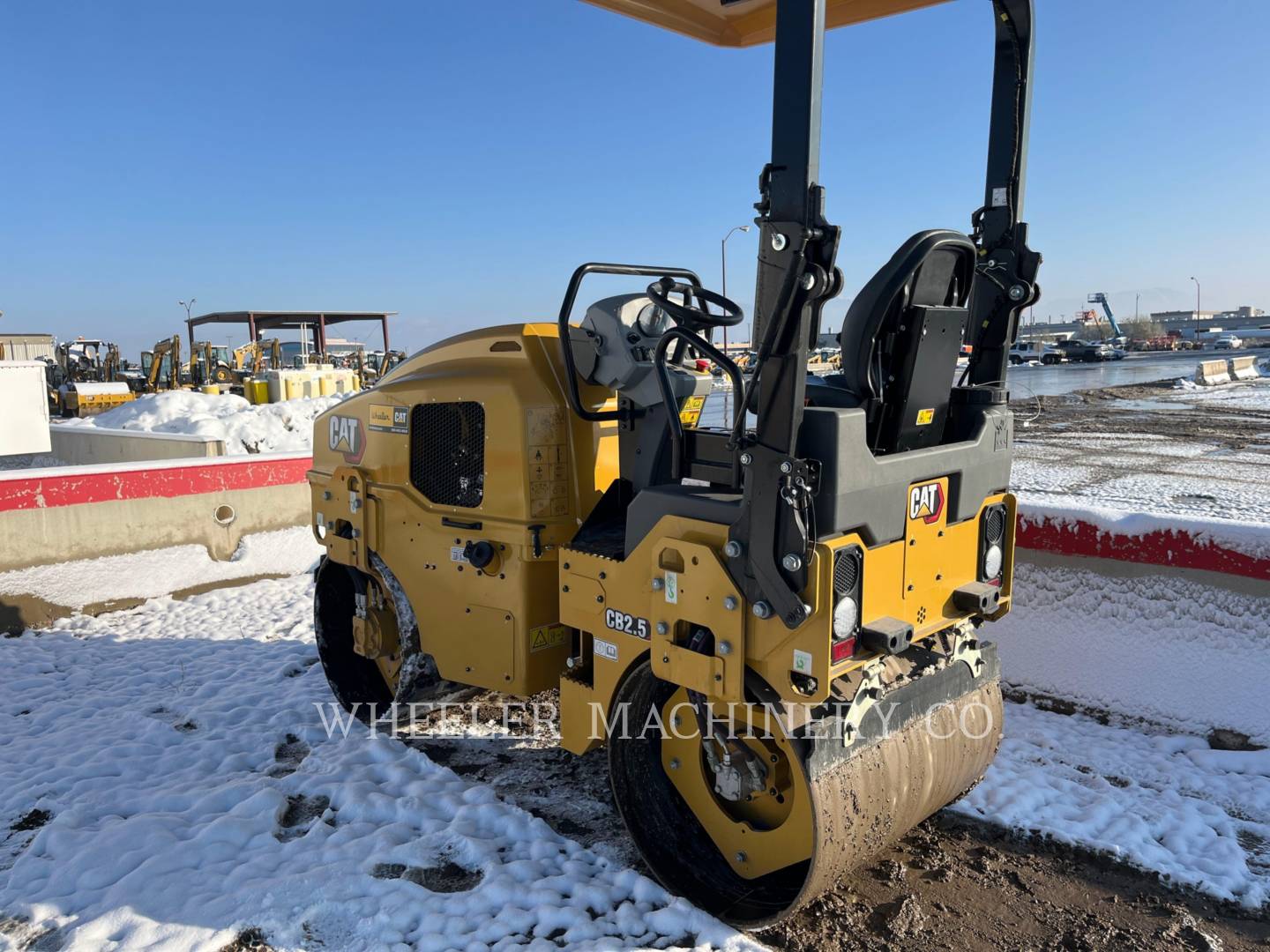 2022 Caterpillar CB2.5 Vibratory Double