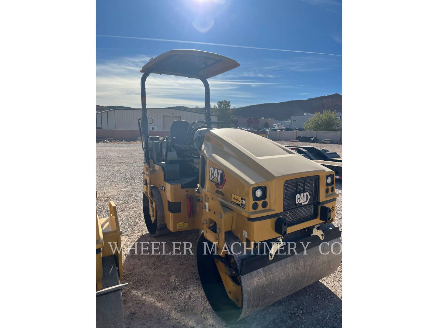 2022 Caterpillar CB4.0 Vibratory Double