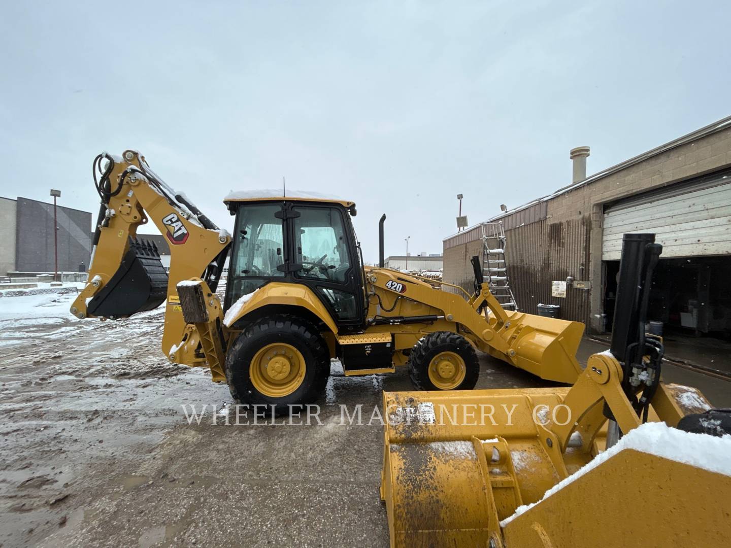 2022 Caterpillar 420 CF Tractor Loader Backhoe