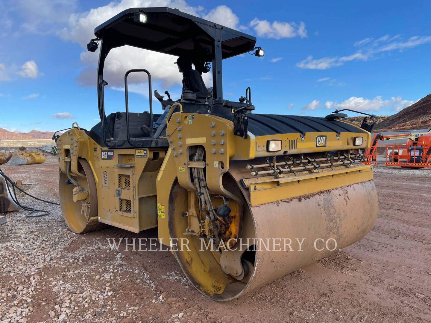 2017 Caterpillar CB66B CW Vibratory Double