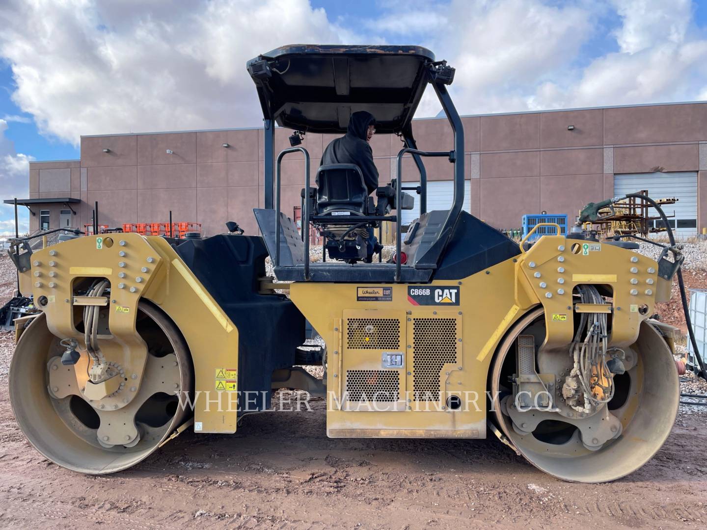 2017 Caterpillar CB66B CW Vibratory Double