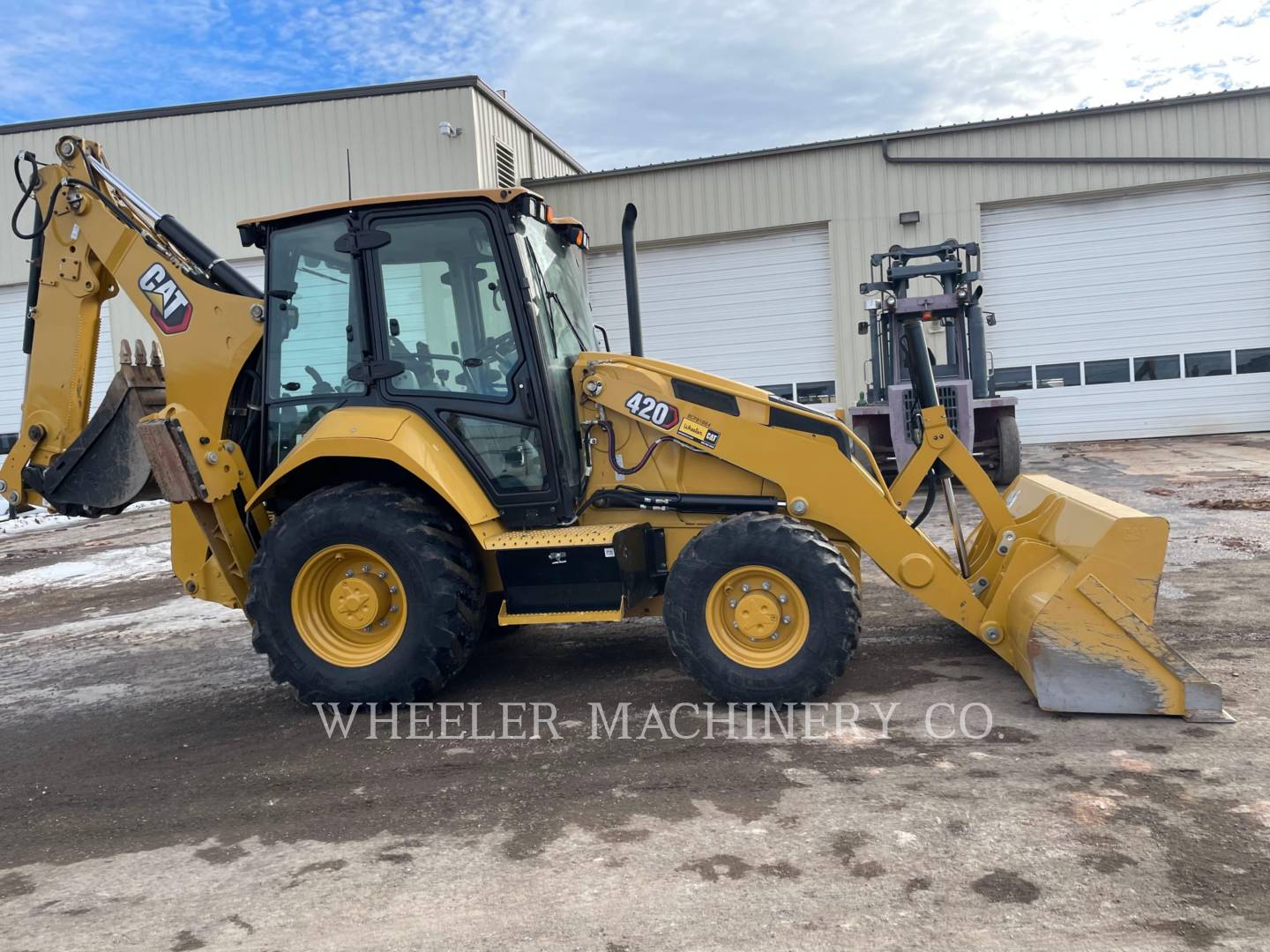 2022 Caterpillar 420 CF Tractor Loader Backhoe