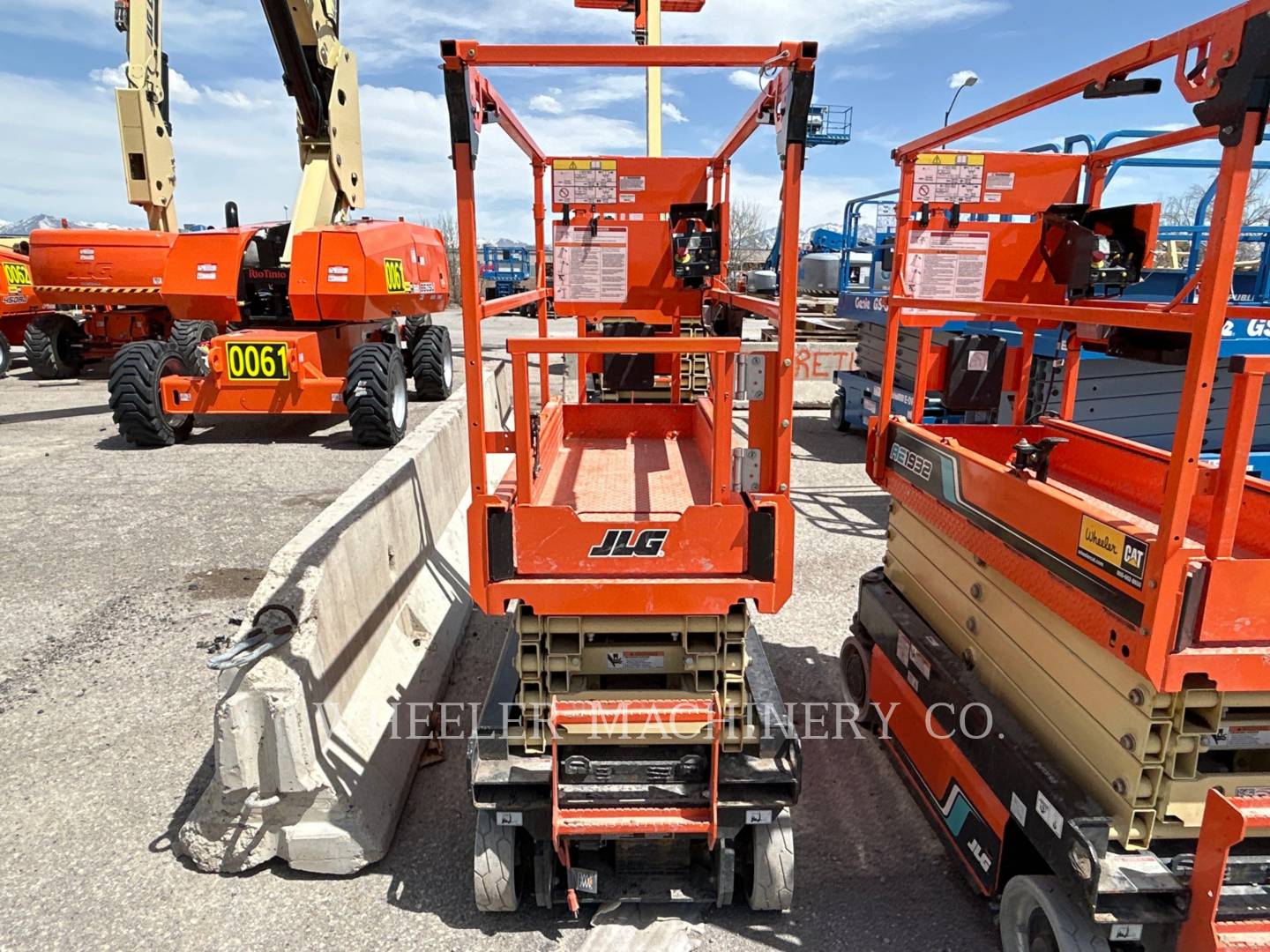 2022 JLG AE1932 Lift Truck