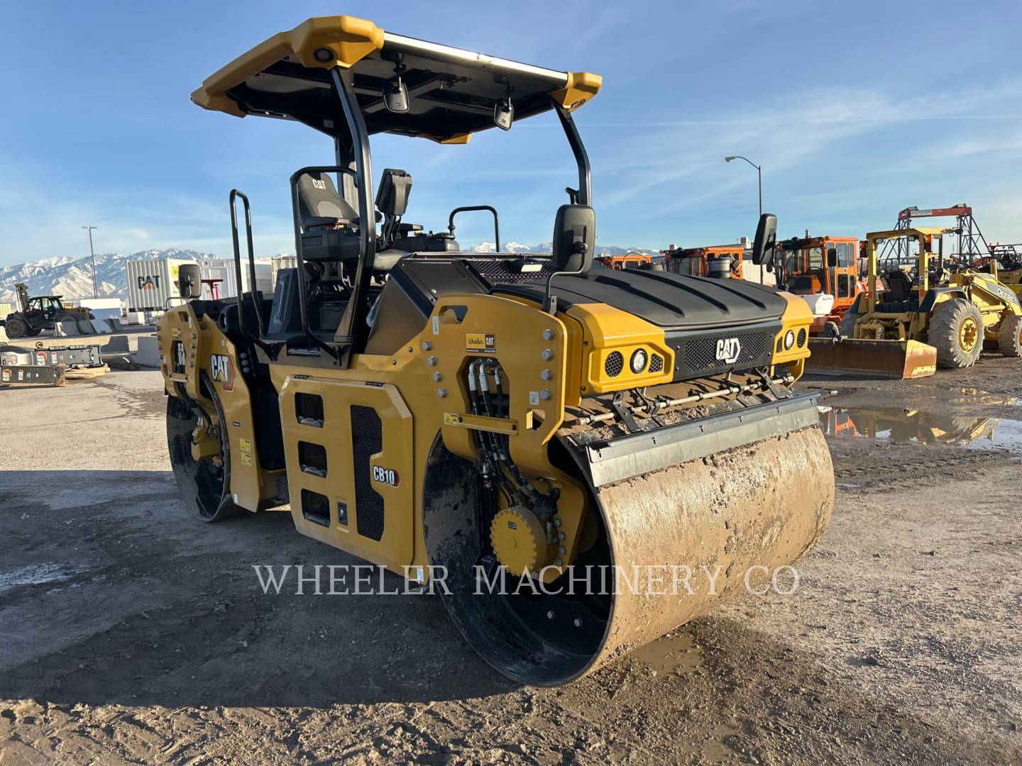 2022 Caterpillar CB10 Vibratory Double