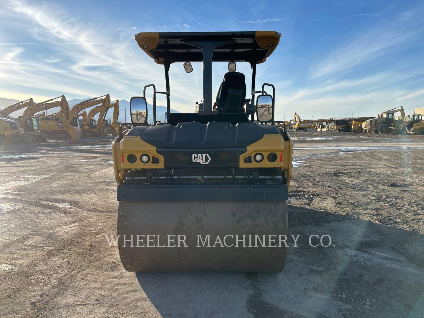 2022 Caterpillar CB10 Vibratory Double