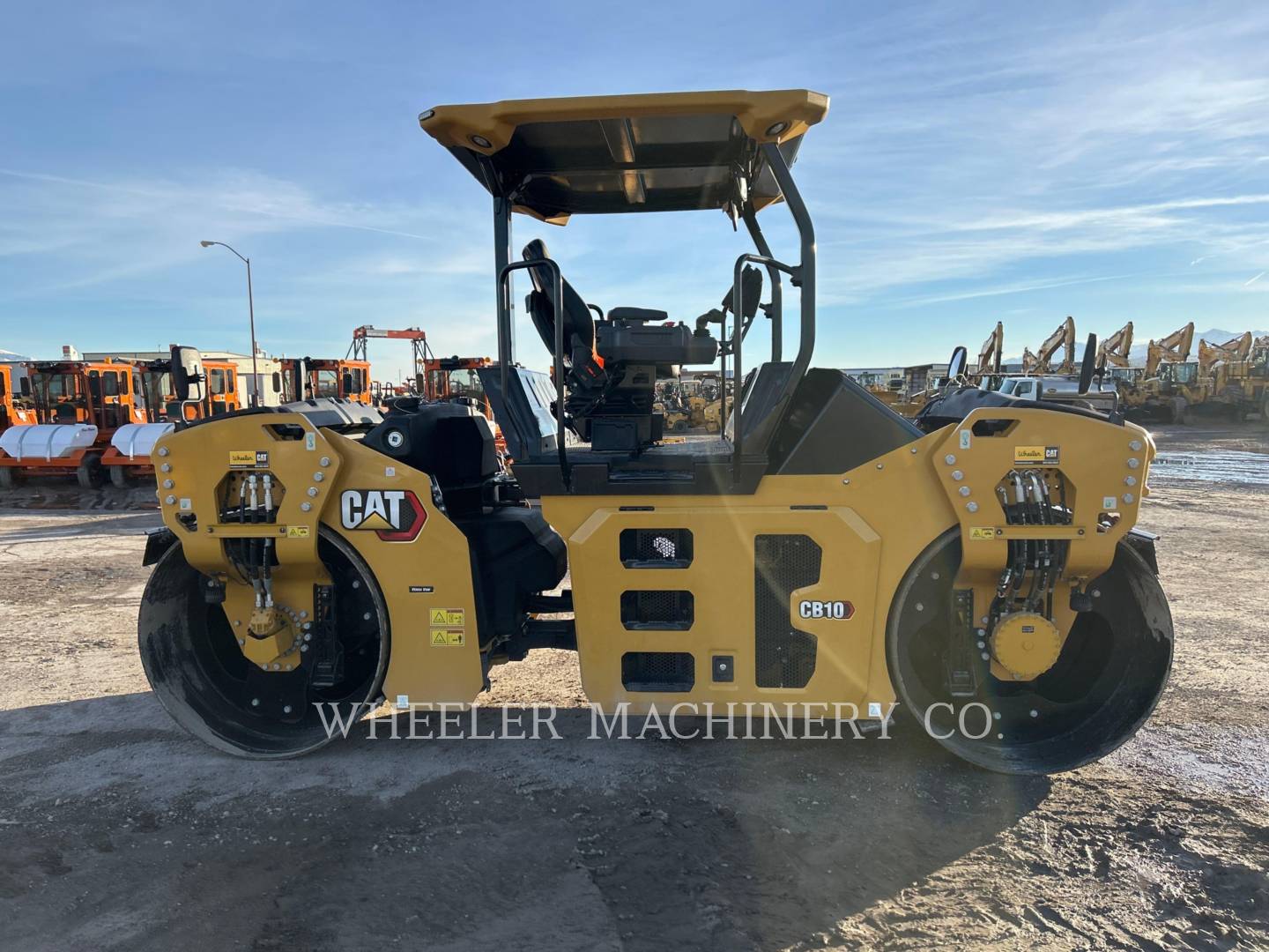 2022 Caterpillar CB10 Vibratory Double