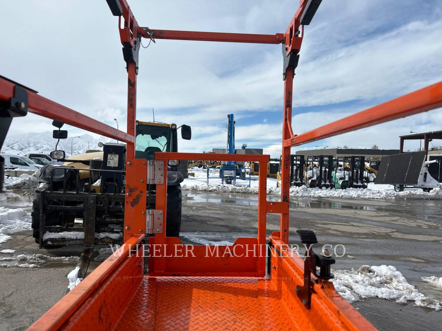 2022 JLG AE1932 Lift Truck