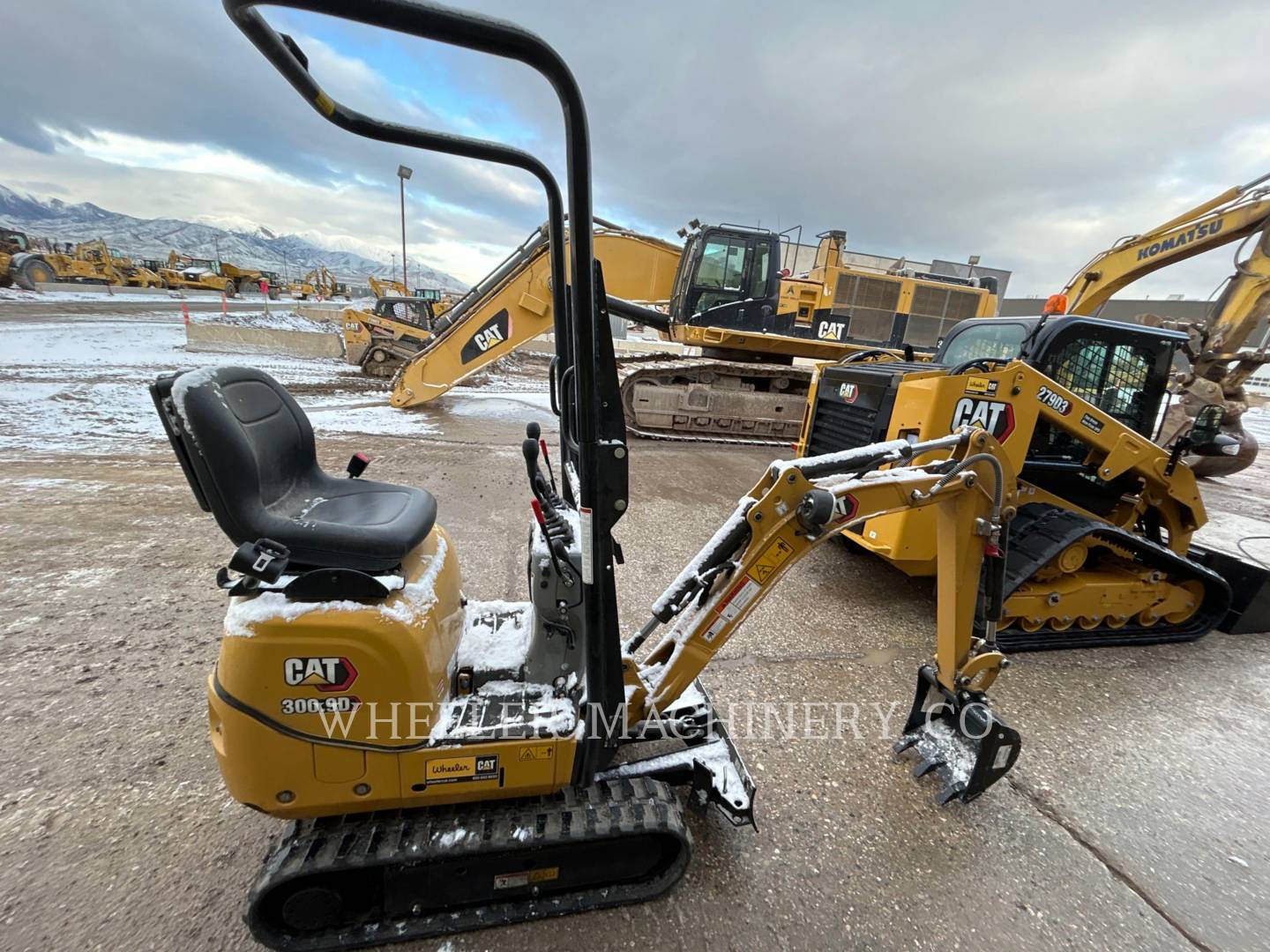 2022 Caterpillar 300.9D Excavator