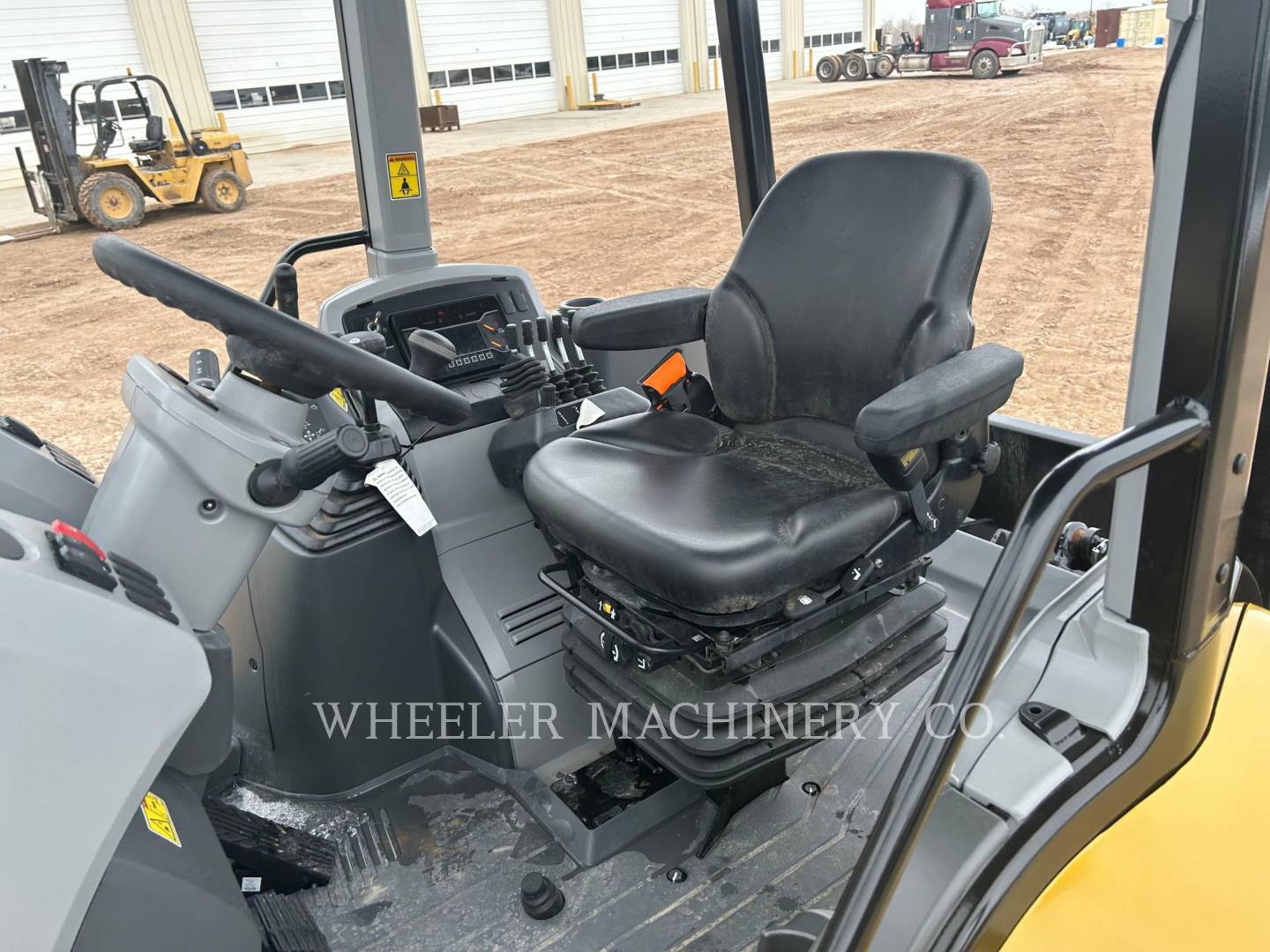 2022 Caterpillar 415 IL Tractor Loader Backhoe