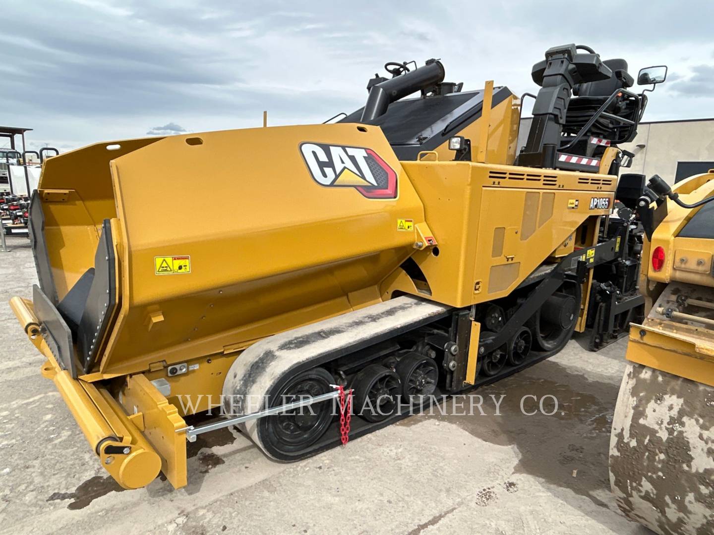 2022 Caterpillar AP1055 Paver