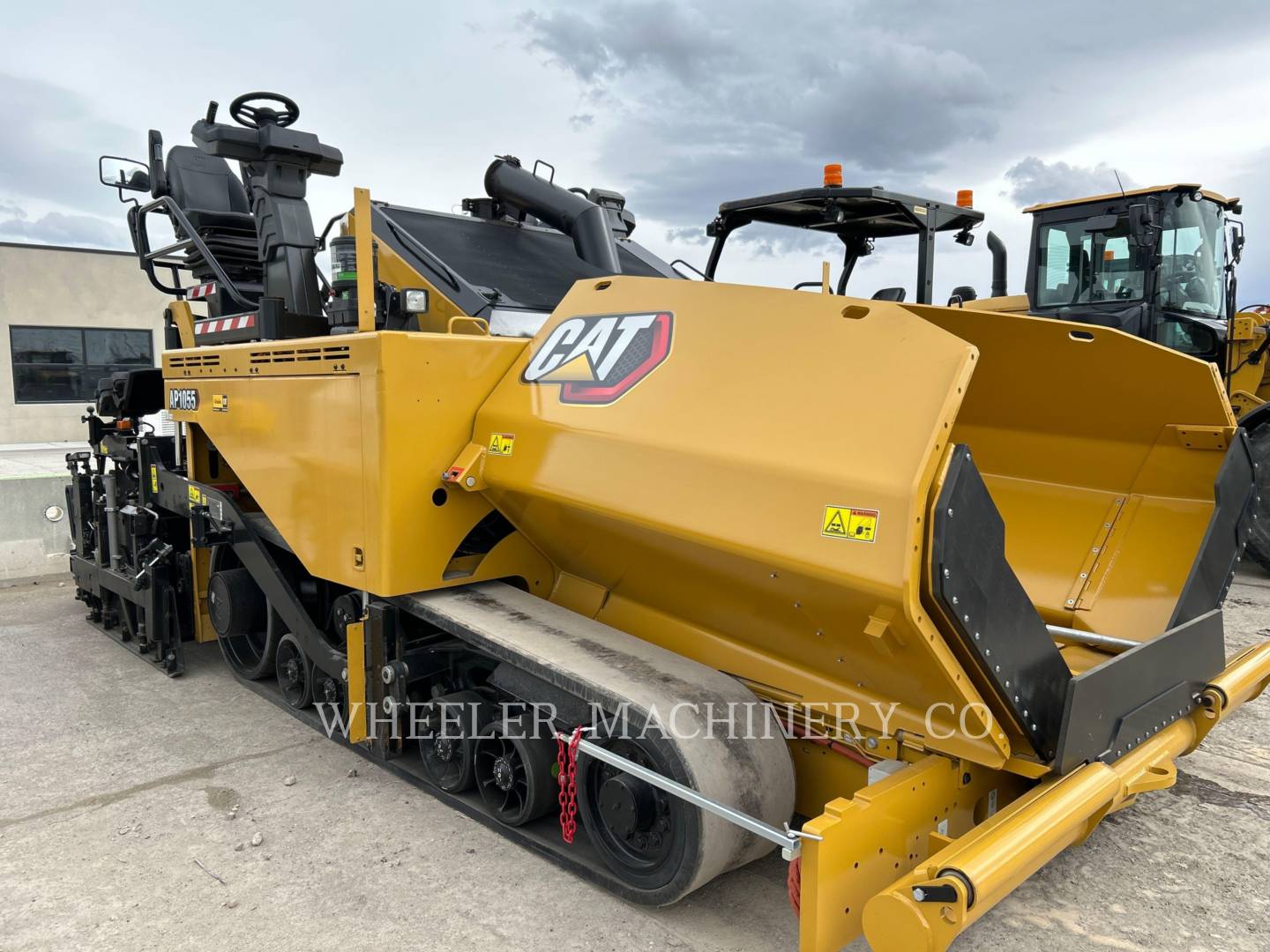 2022 Caterpillar AP1055 Paver