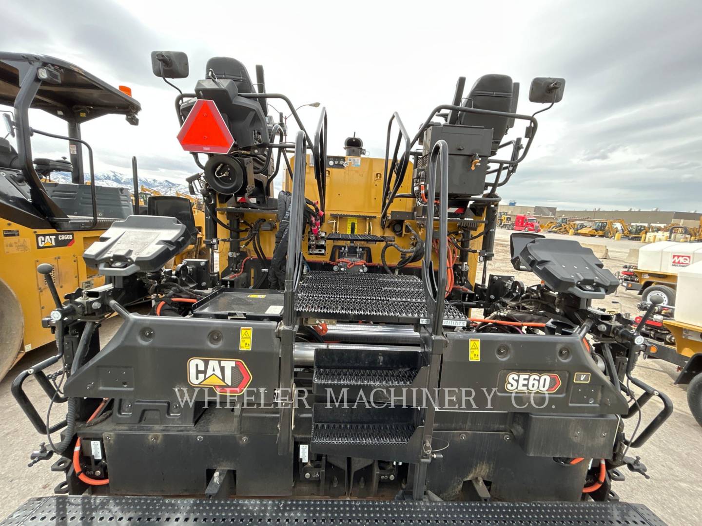 2022 Caterpillar AP1055 Paver