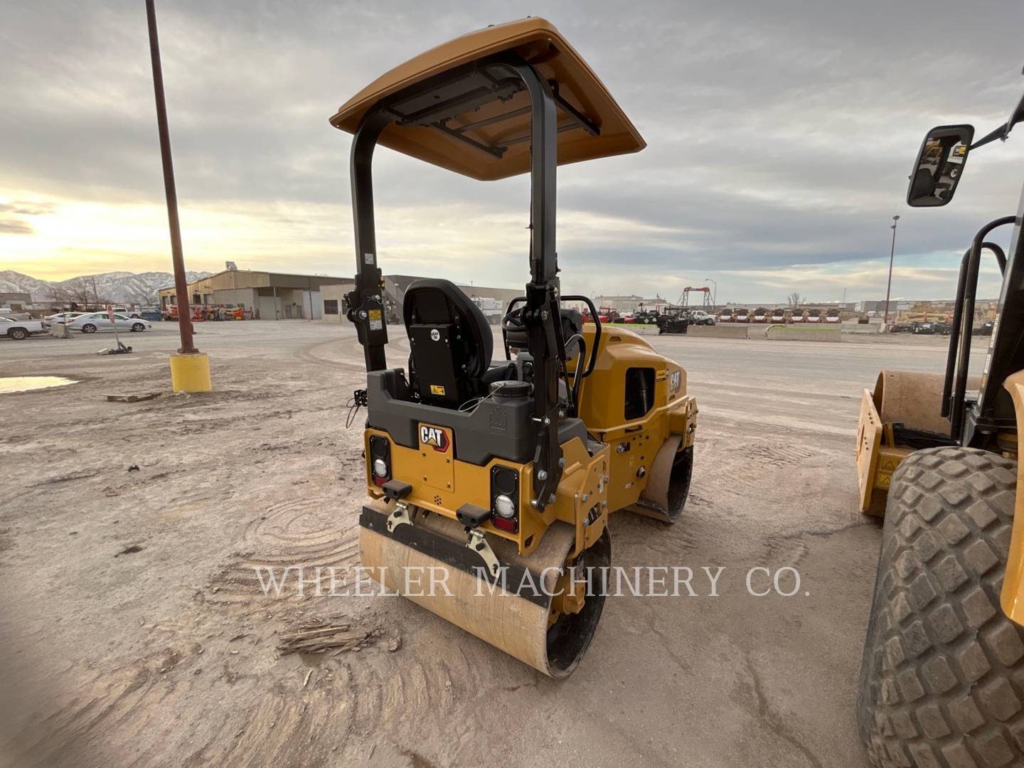 2022 Caterpillar CB2.7 GC Vibratory Double