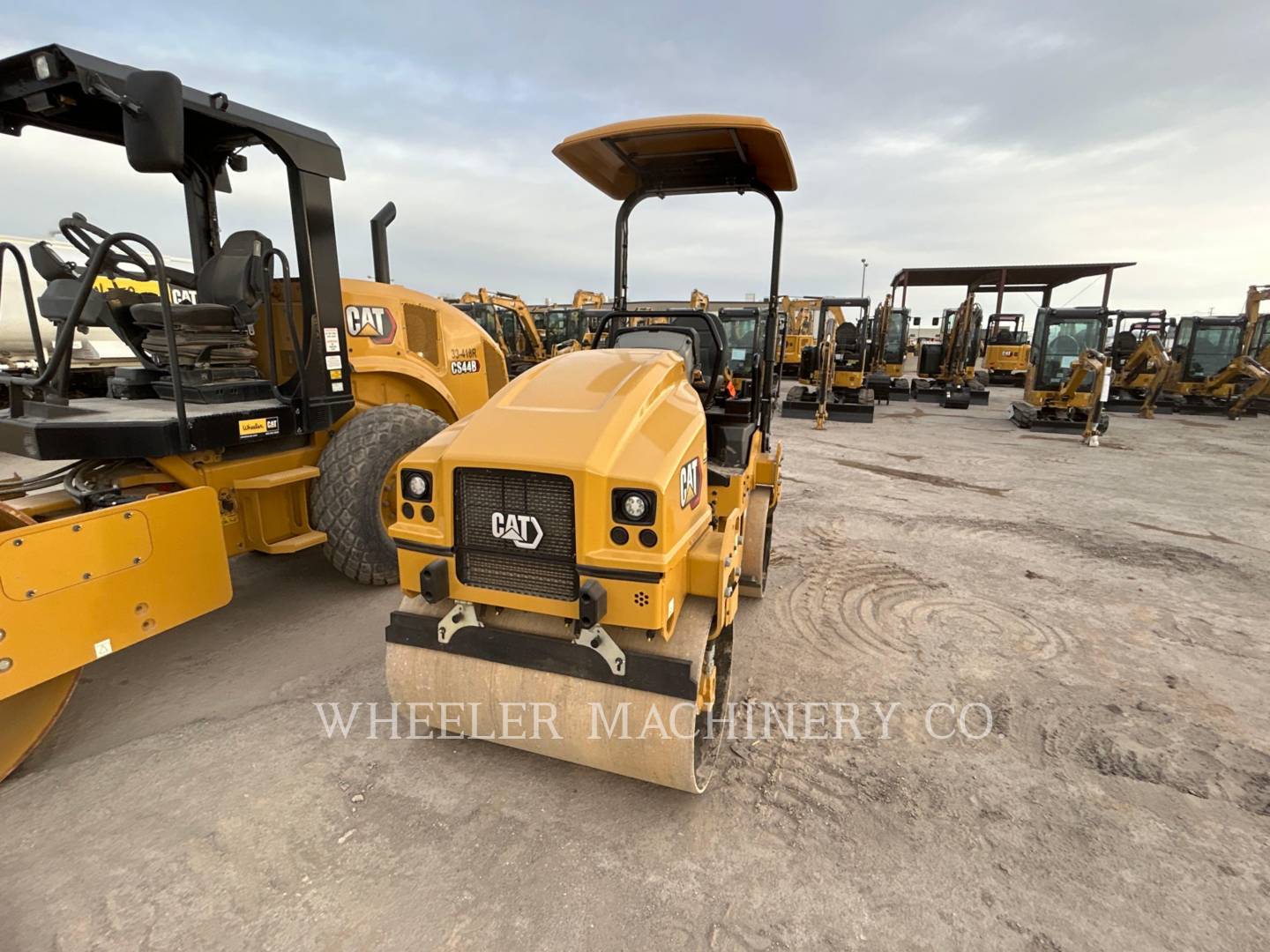 2022 Caterpillar CB2.7 GC Vibratory Double