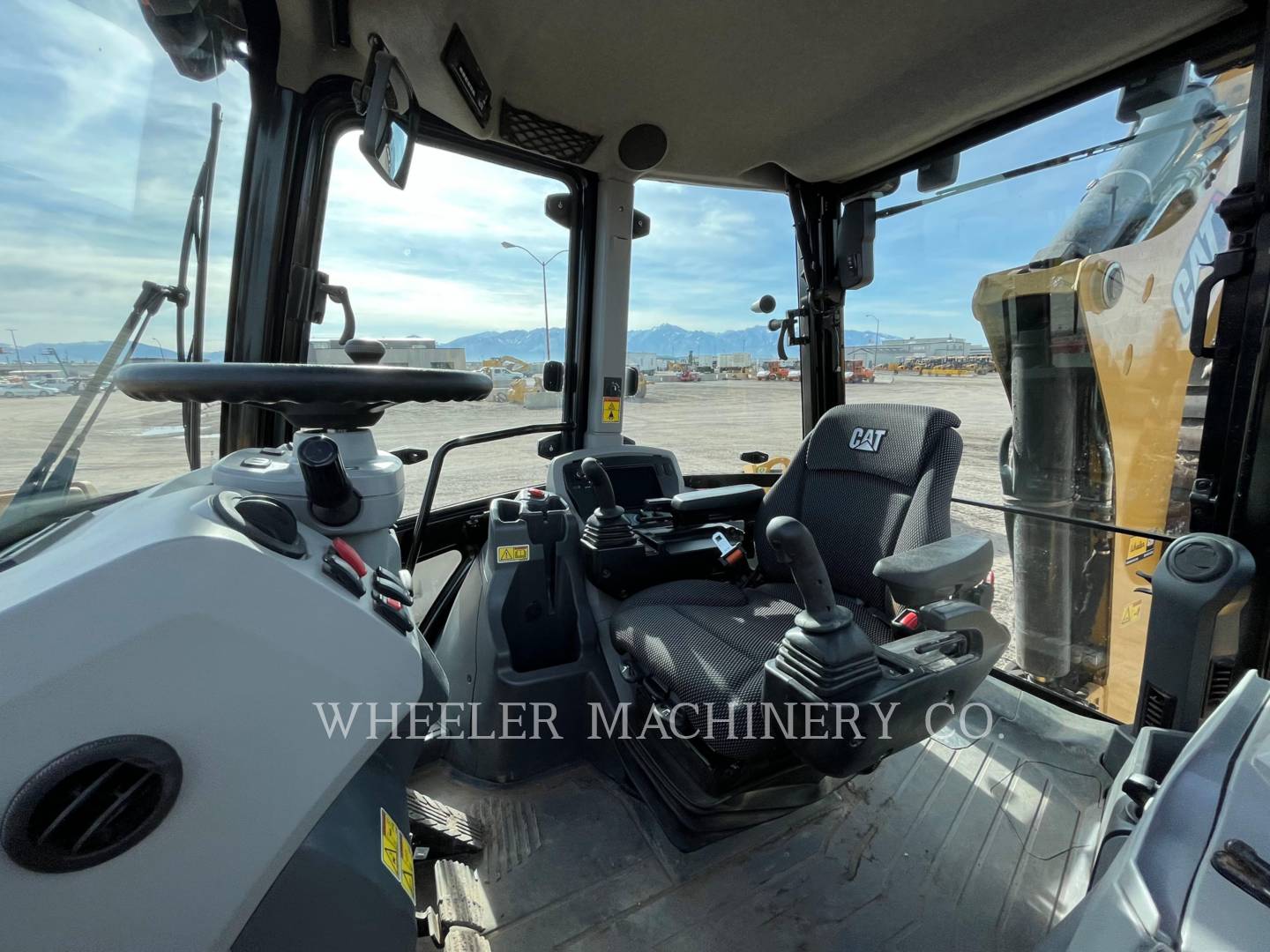 2020 Caterpillar 420 XE IT Tractor Loader Backhoe