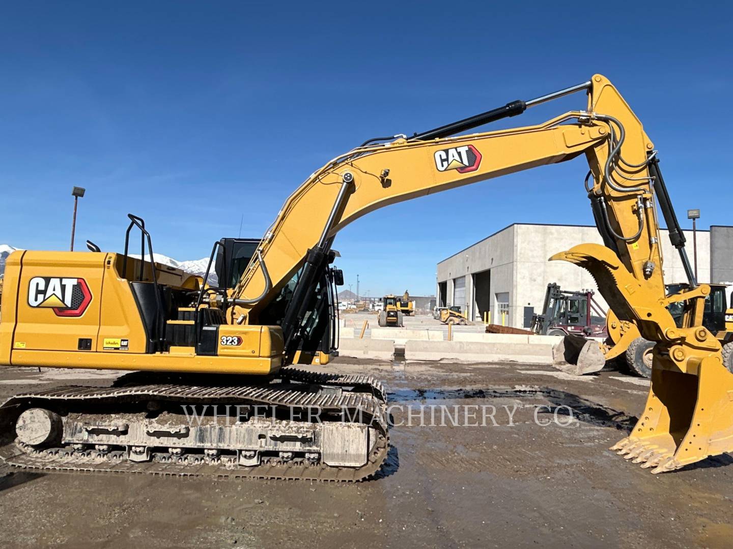 2023 Caterpillar 323 TH Excavator