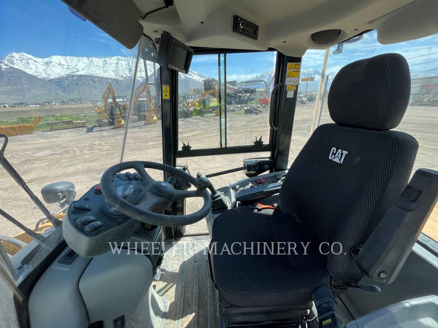 2022 Caterpillar 920 Wheel Loader