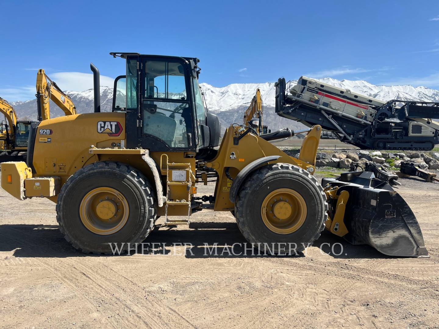 2022 Caterpillar 920 Wheel Loader