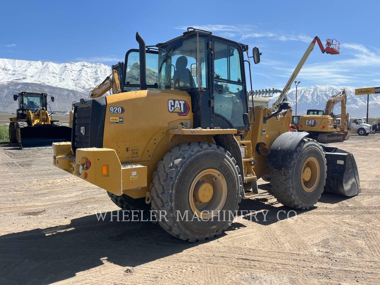 2022 Caterpillar 920 Wheel Loader