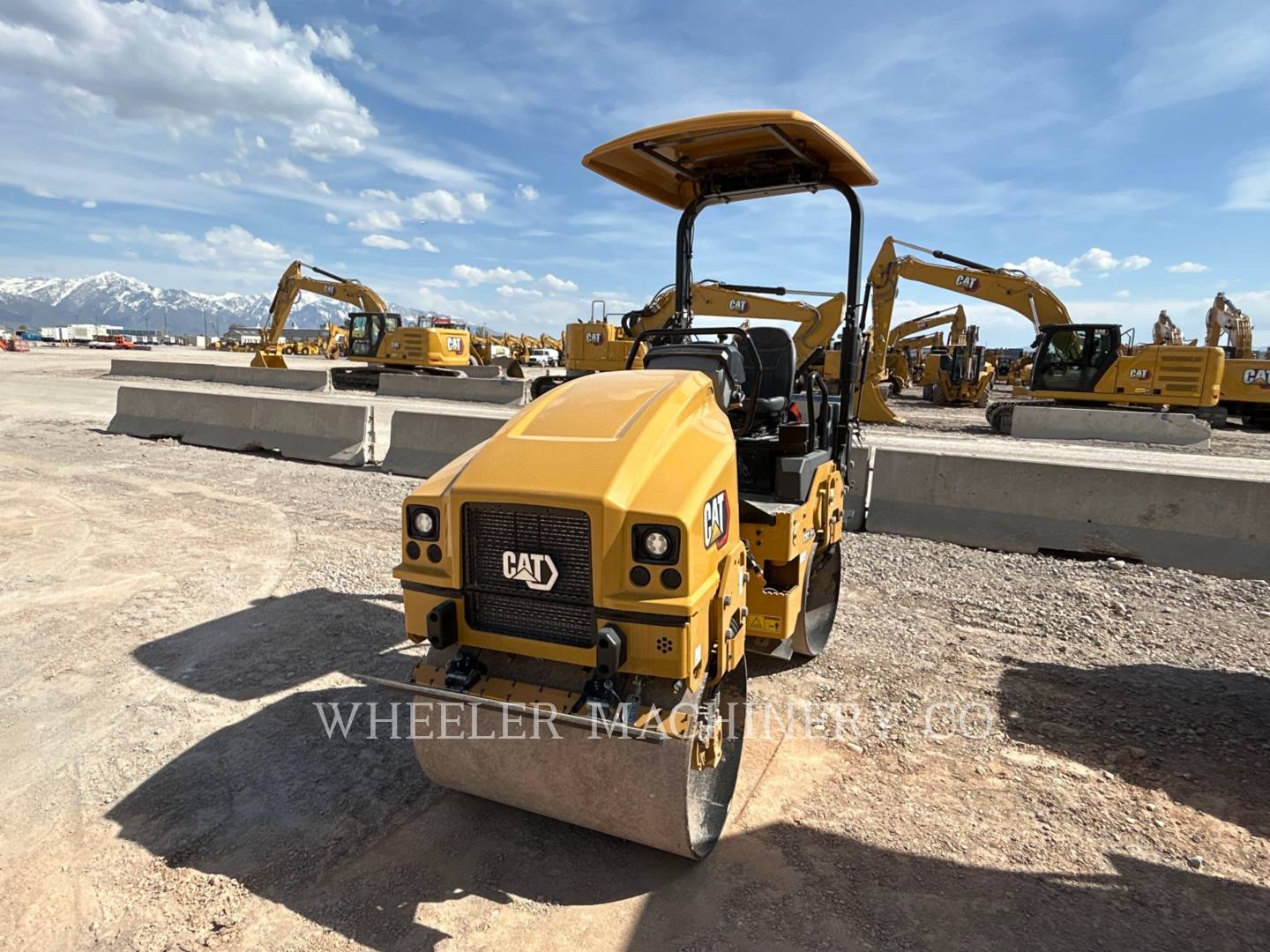 2023 Caterpillar CB2.5 GC Vibratory Double