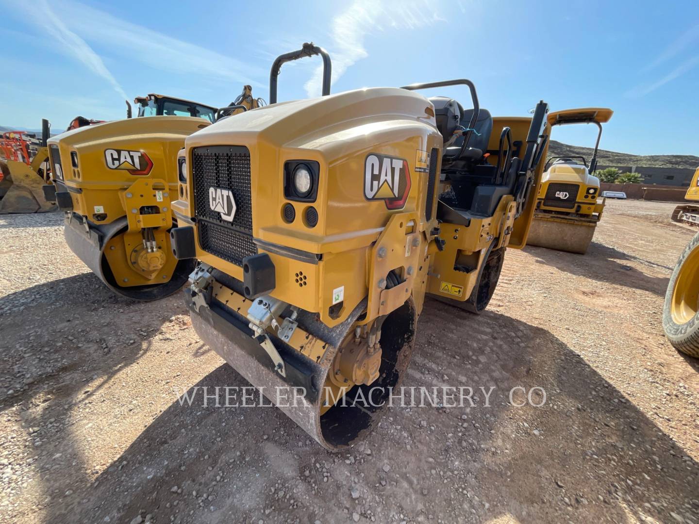 2022 Caterpillar CB2.5 GC Vibratory Double