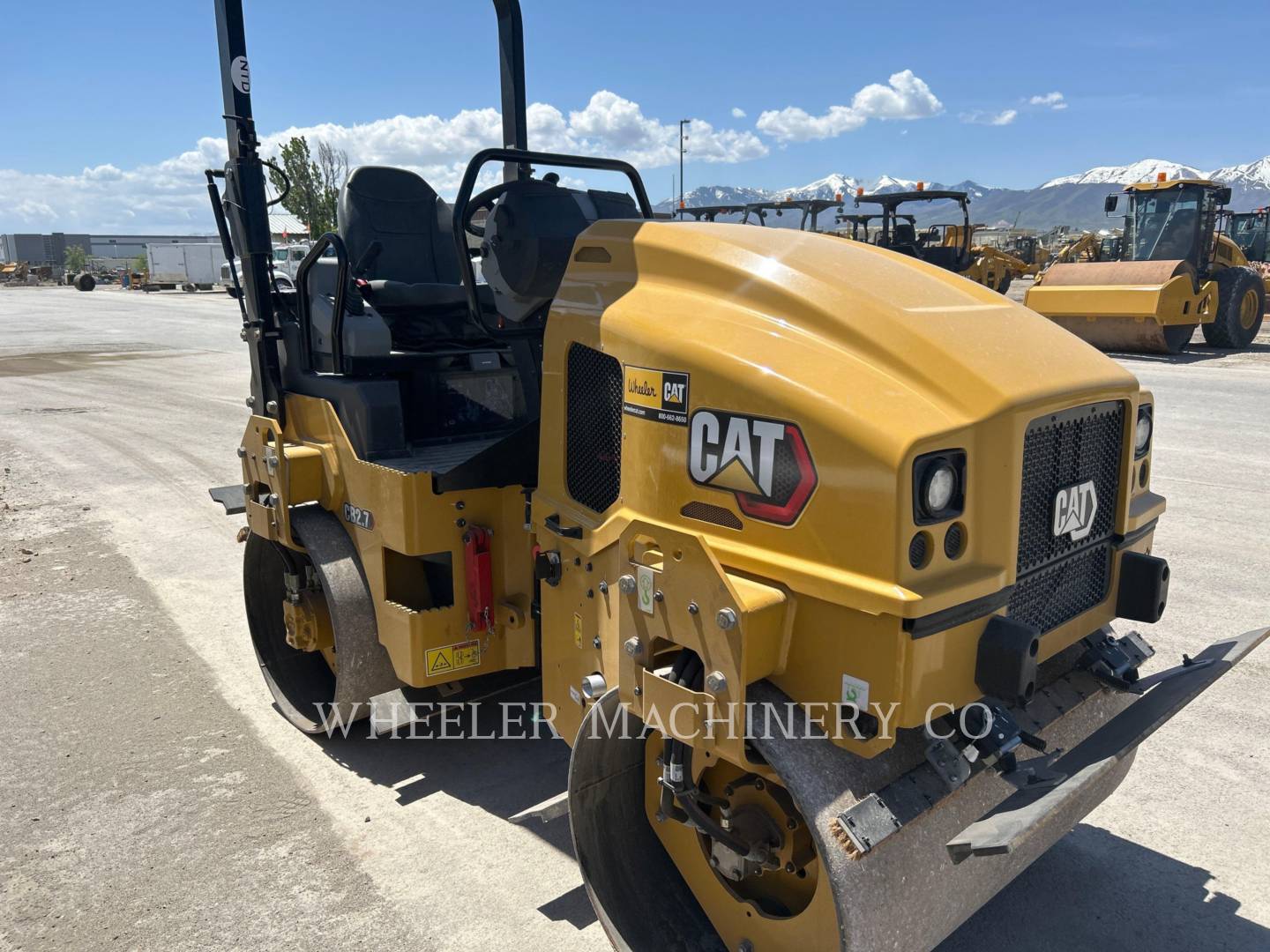 2023 Caterpillar CB2.7 Vibratory Double