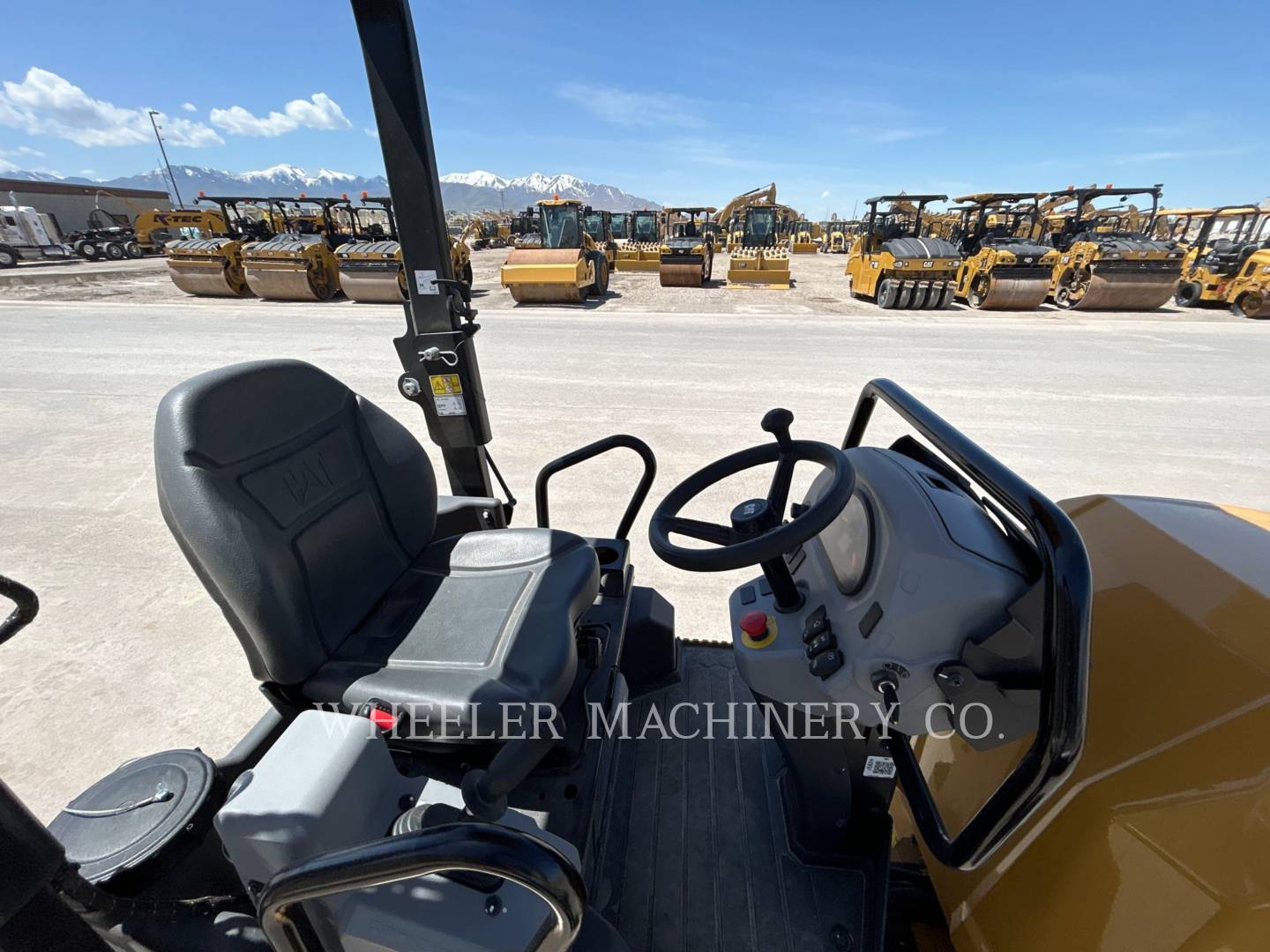 2023 Caterpillar CB2.7 Vibratory Double