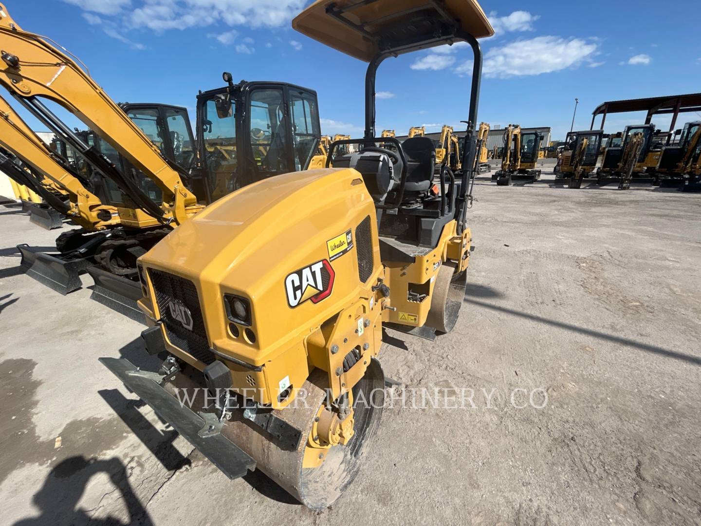 2023 Caterpillar CB2.7 Vibratory Double