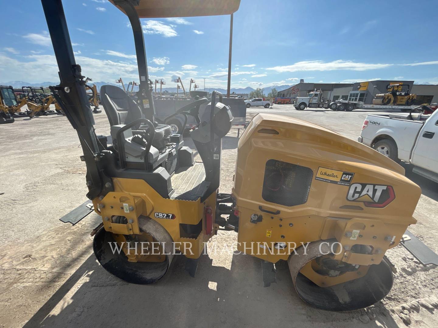 2023 Caterpillar CB2.7 Vibratory Double