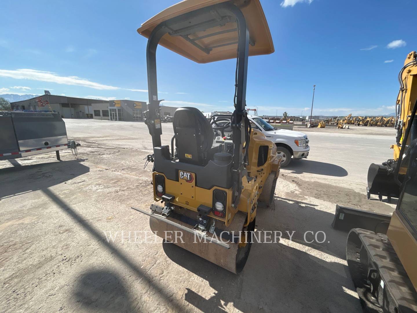 2023 Caterpillar CB2.7 Vibratory Double