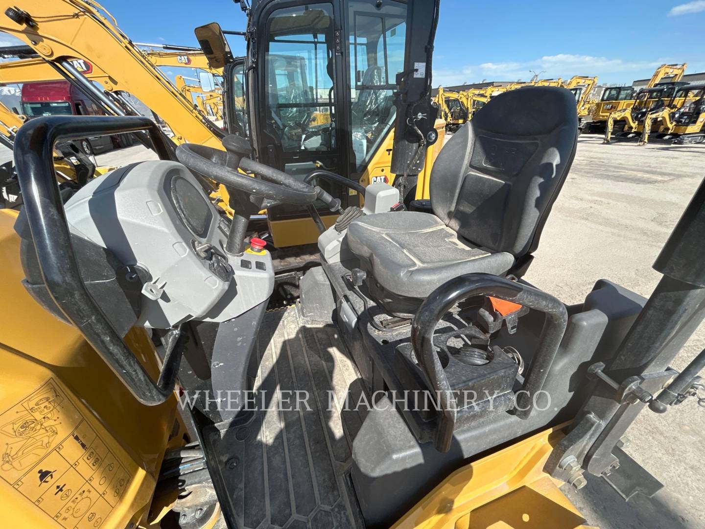 2023 Caterpillar CB2.7 Vibratory Double