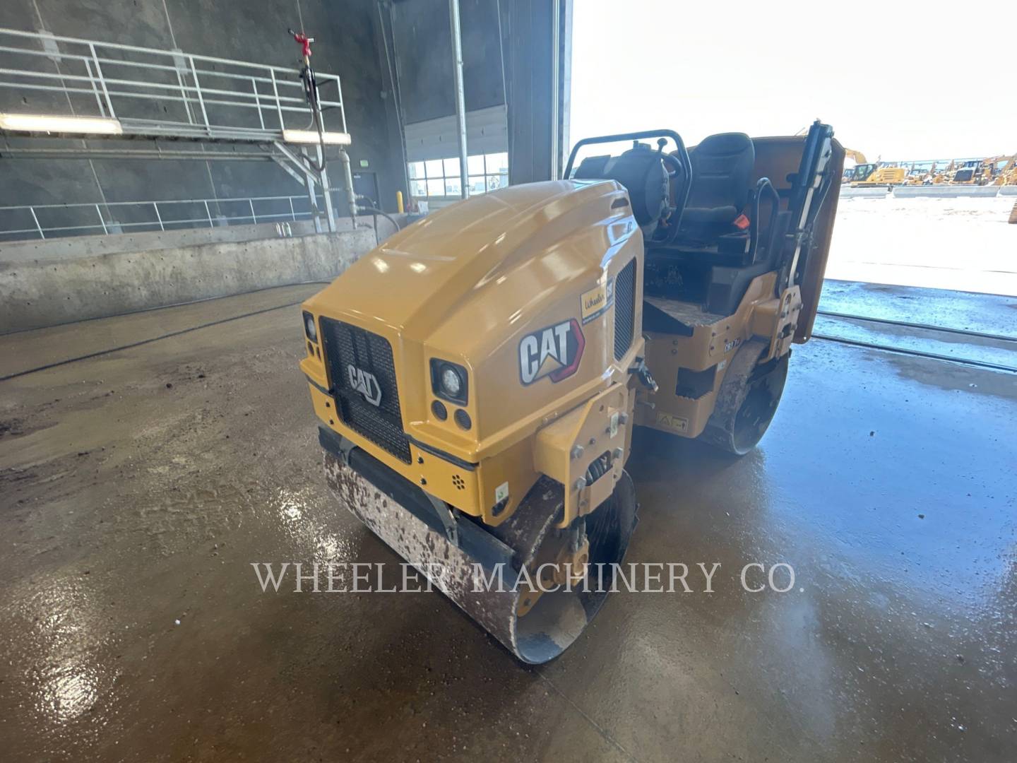 2022 Caterpillar CB2.7 GC Vibratory Double