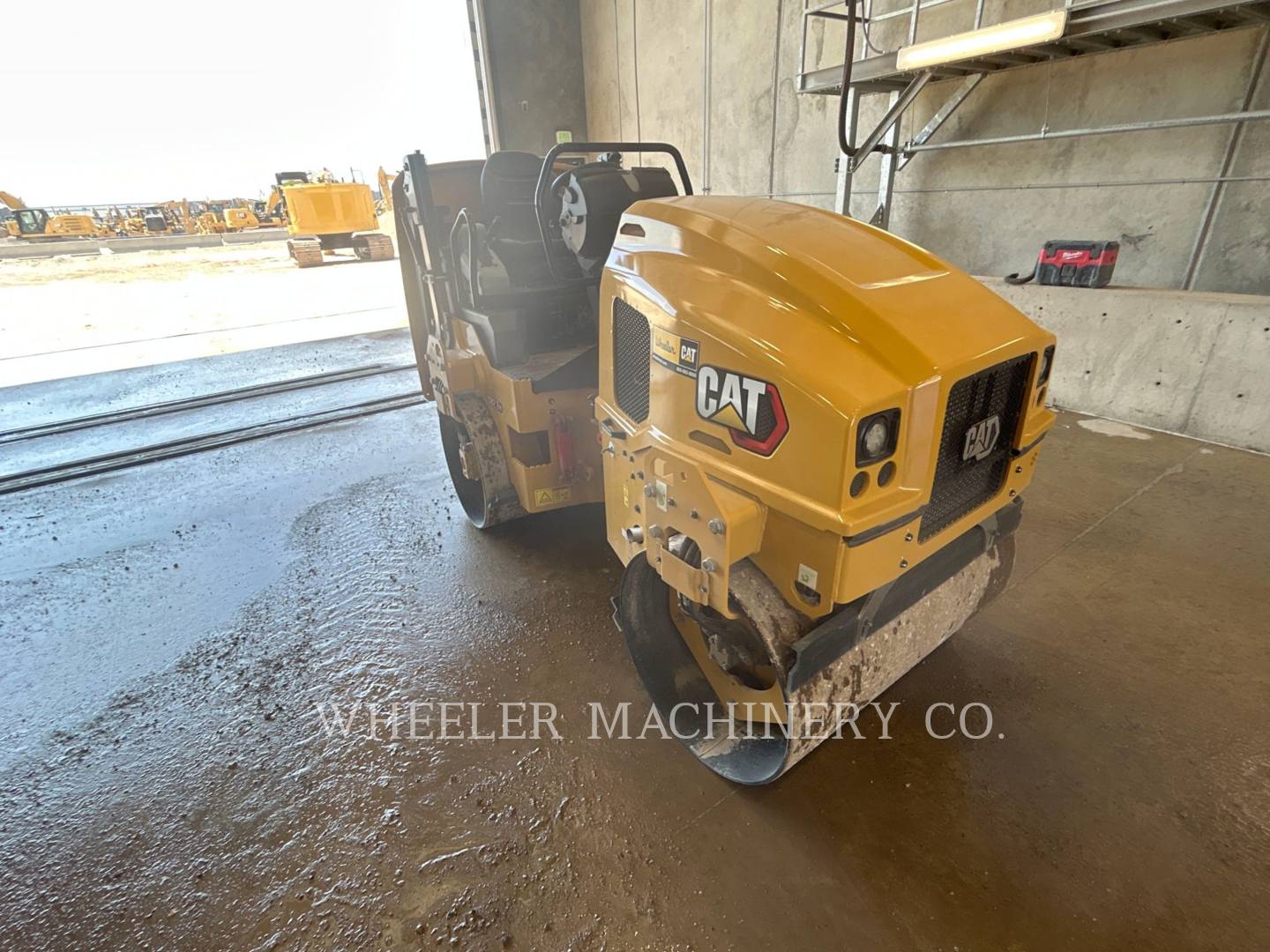 2022 Caterpillar CB2.7 GC Vibratory Double