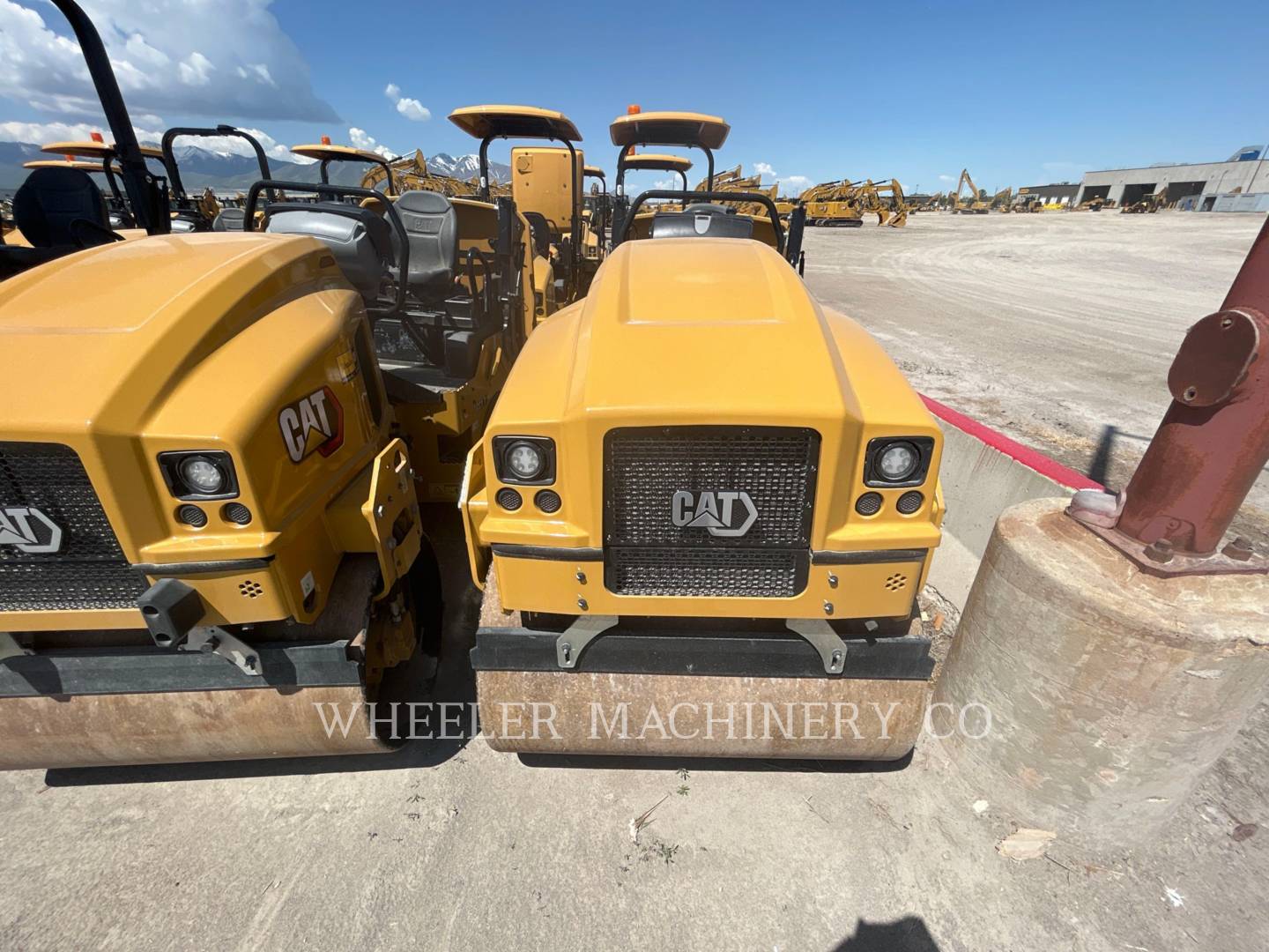 2022 Caterpillar CB2.7 GC Vibratory Double