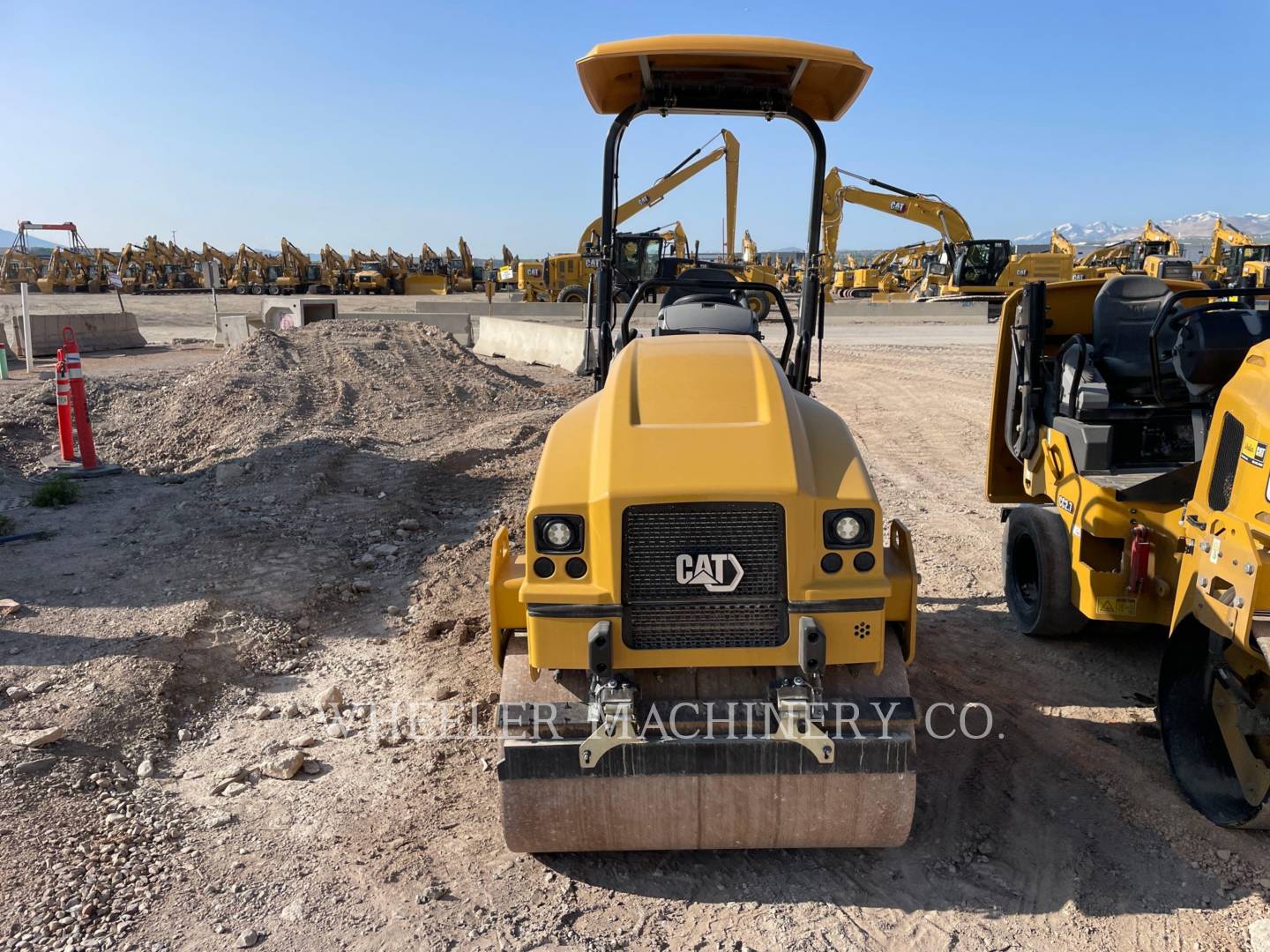 2023 Caterpillar CB2.7 Vibratory Double