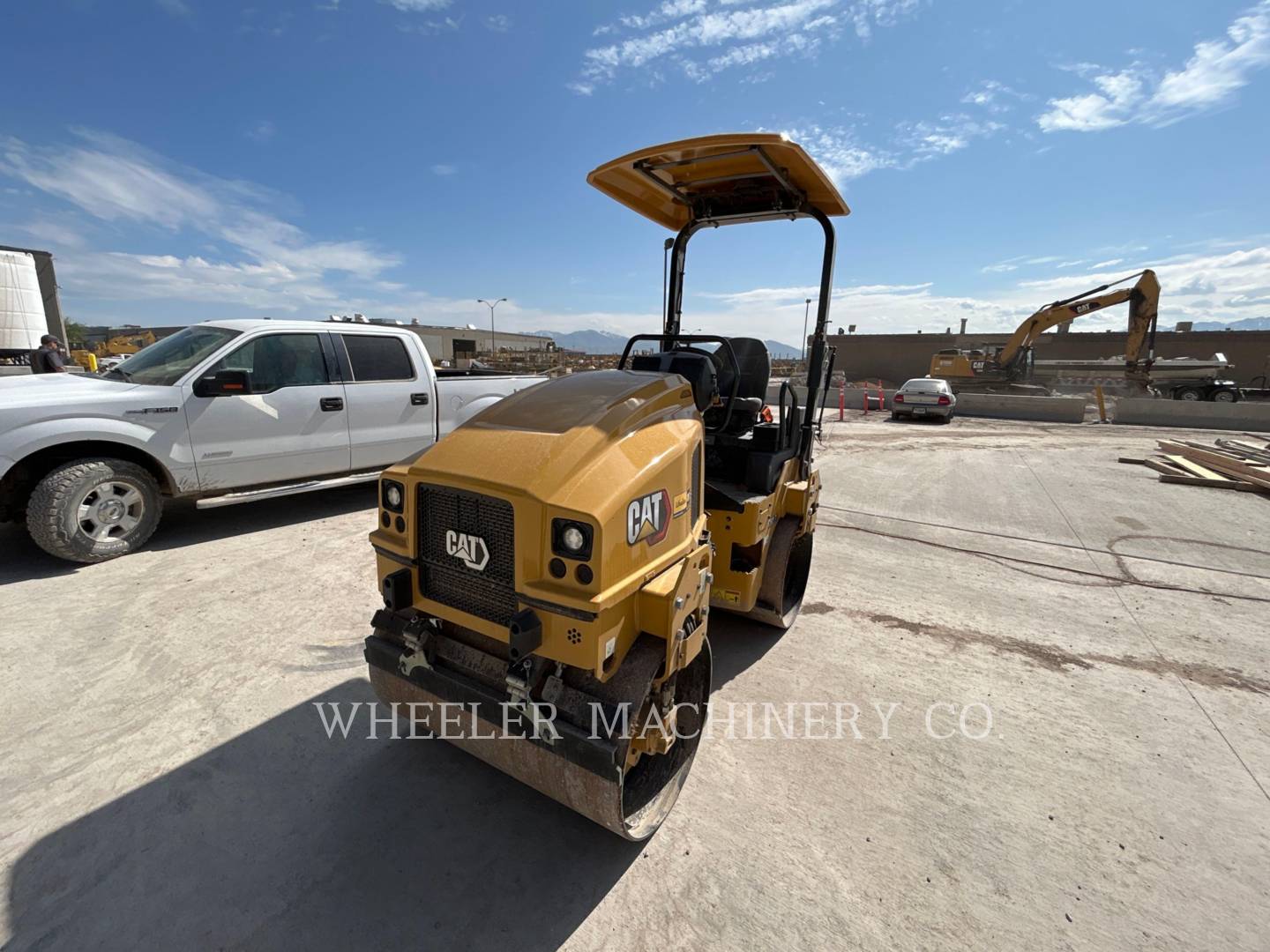 2023 Caterpillar CB2.7 Vibratory Double