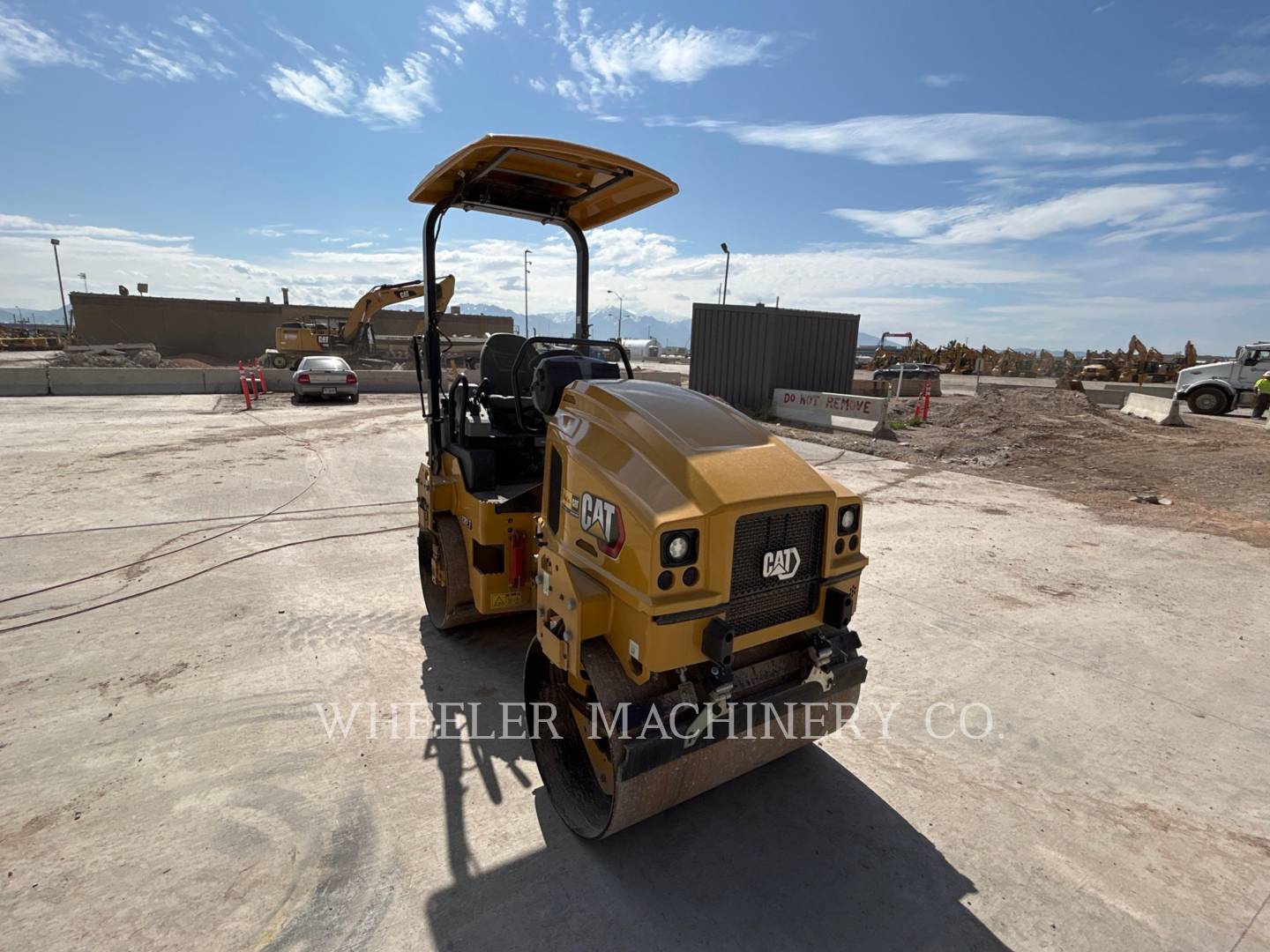 2023 Caterpillar CB2.7 Vibratory Double