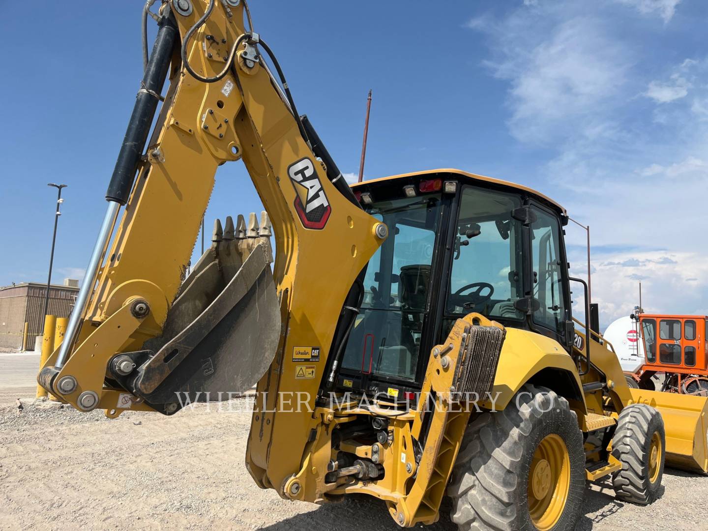 2022 Caterpillar 420 Tractor Loader Backhoe