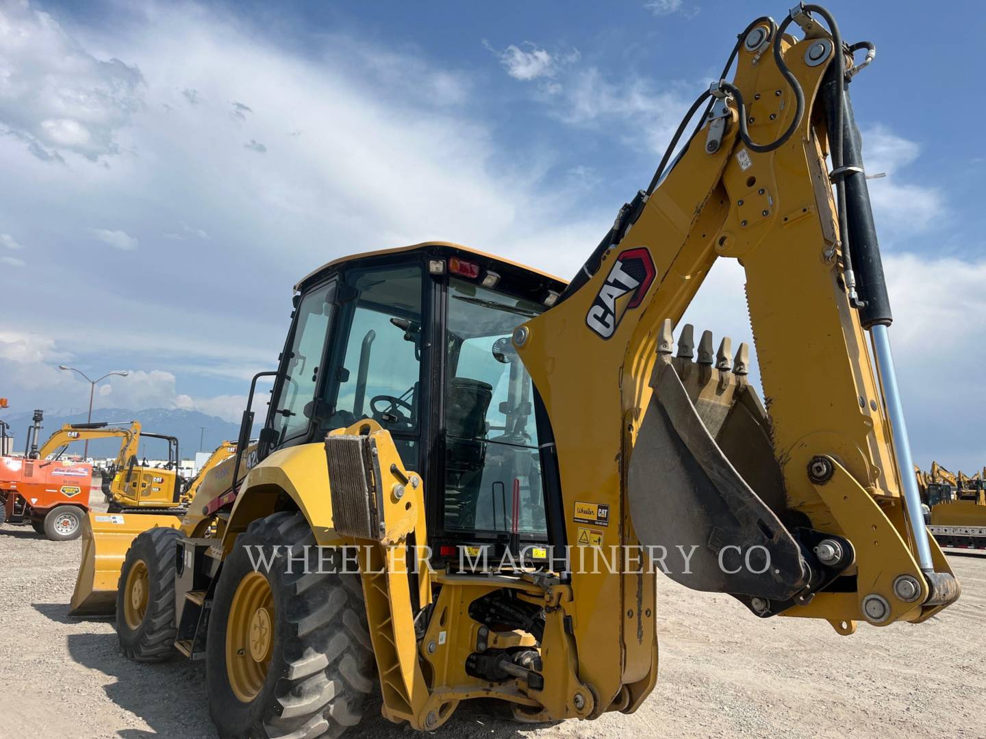 2022 Caterpillar 420 Tractor Loader Backhoe