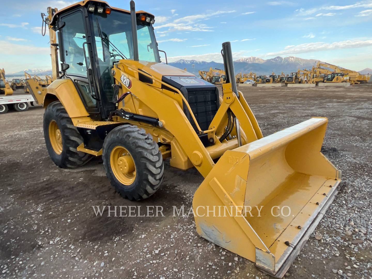 2022 Caterpillar 420 Tractor Loader Backhoe