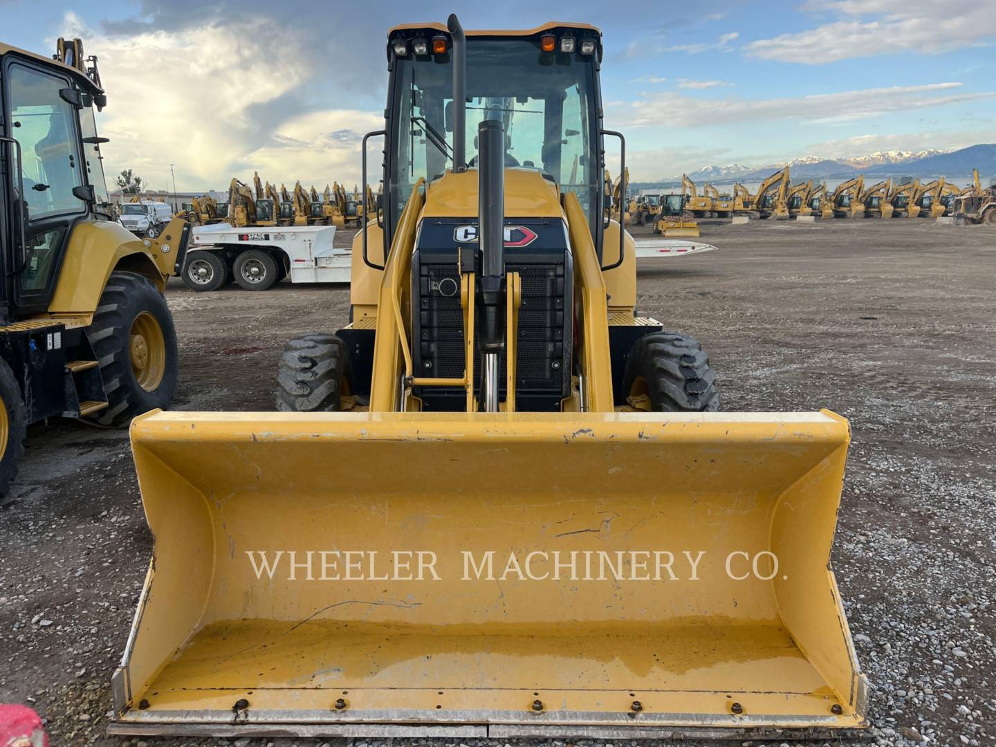 2022 Caterpillar 420 Tractor Loader Backhoe