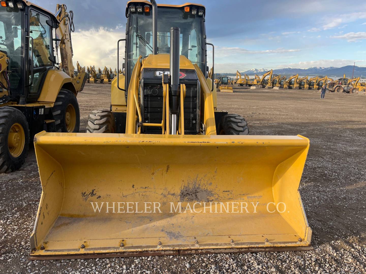 2022 Caterpillar 420 Tractor Loader Backhoe