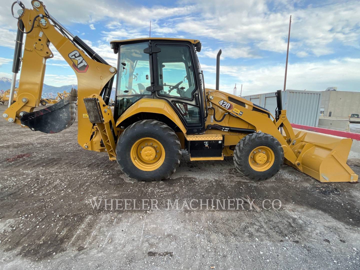 2022 Caterpillar 420 Tractor Loader Backhoe