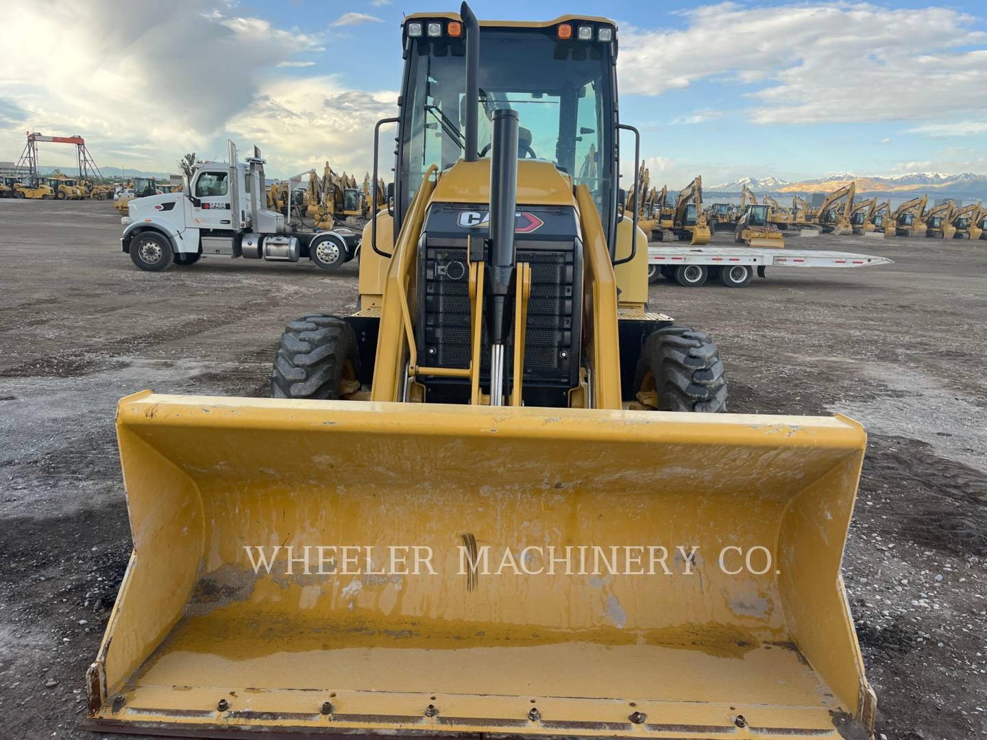 2022 Caterpillar 420 Tractor Loader Backhoe