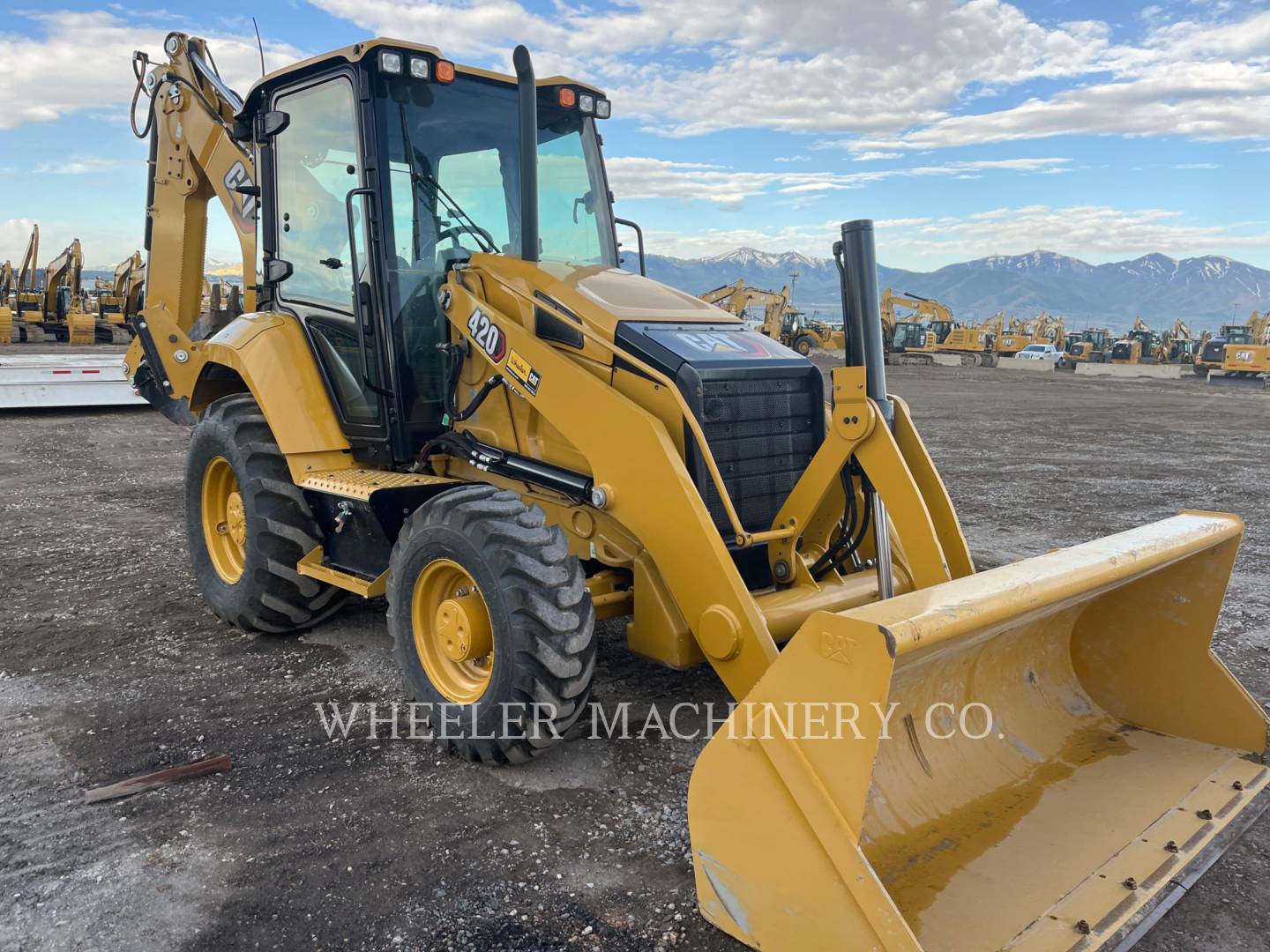 2022 Caterpillar 420 Tractor Loader Backhoe