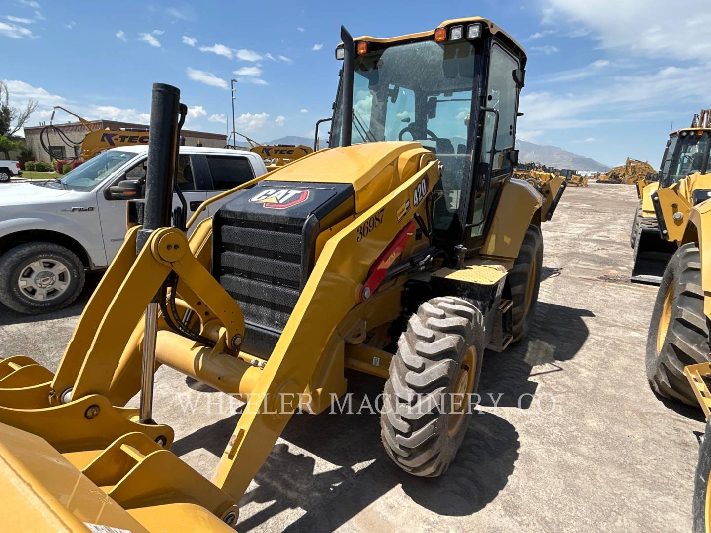 2022 Caterpillar 420 Tractor Loader Backhoe