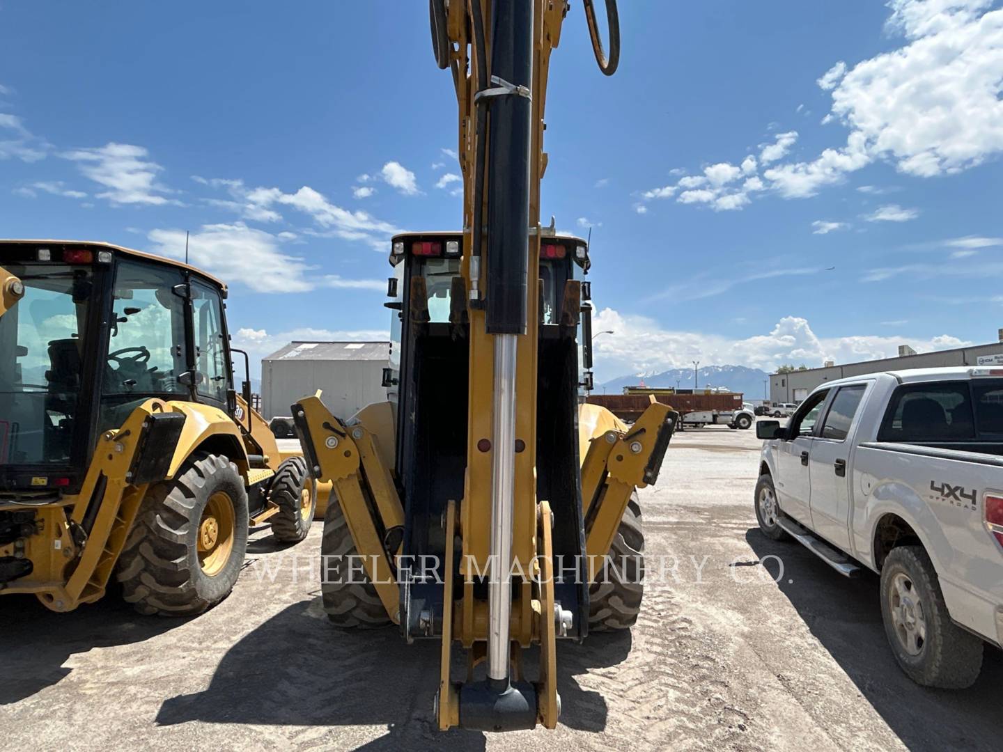 2022 Caterpillar 420 Tractor Loader Backhoe