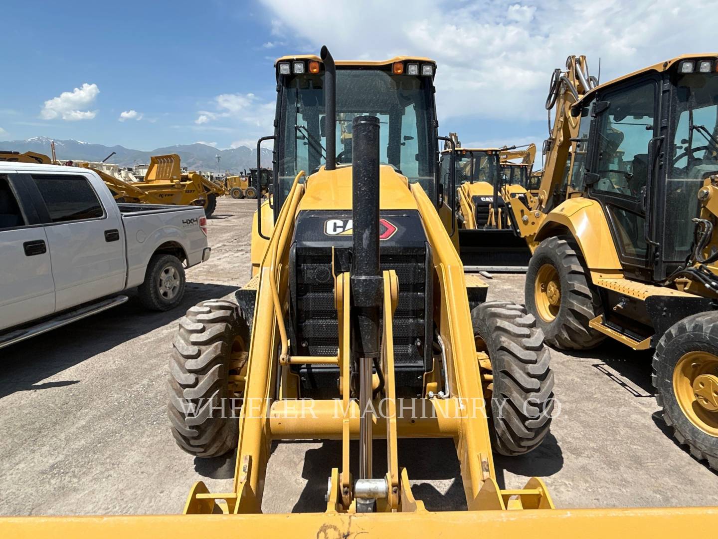 2022 Caterpillar 420 Tractor Loader Backhoe