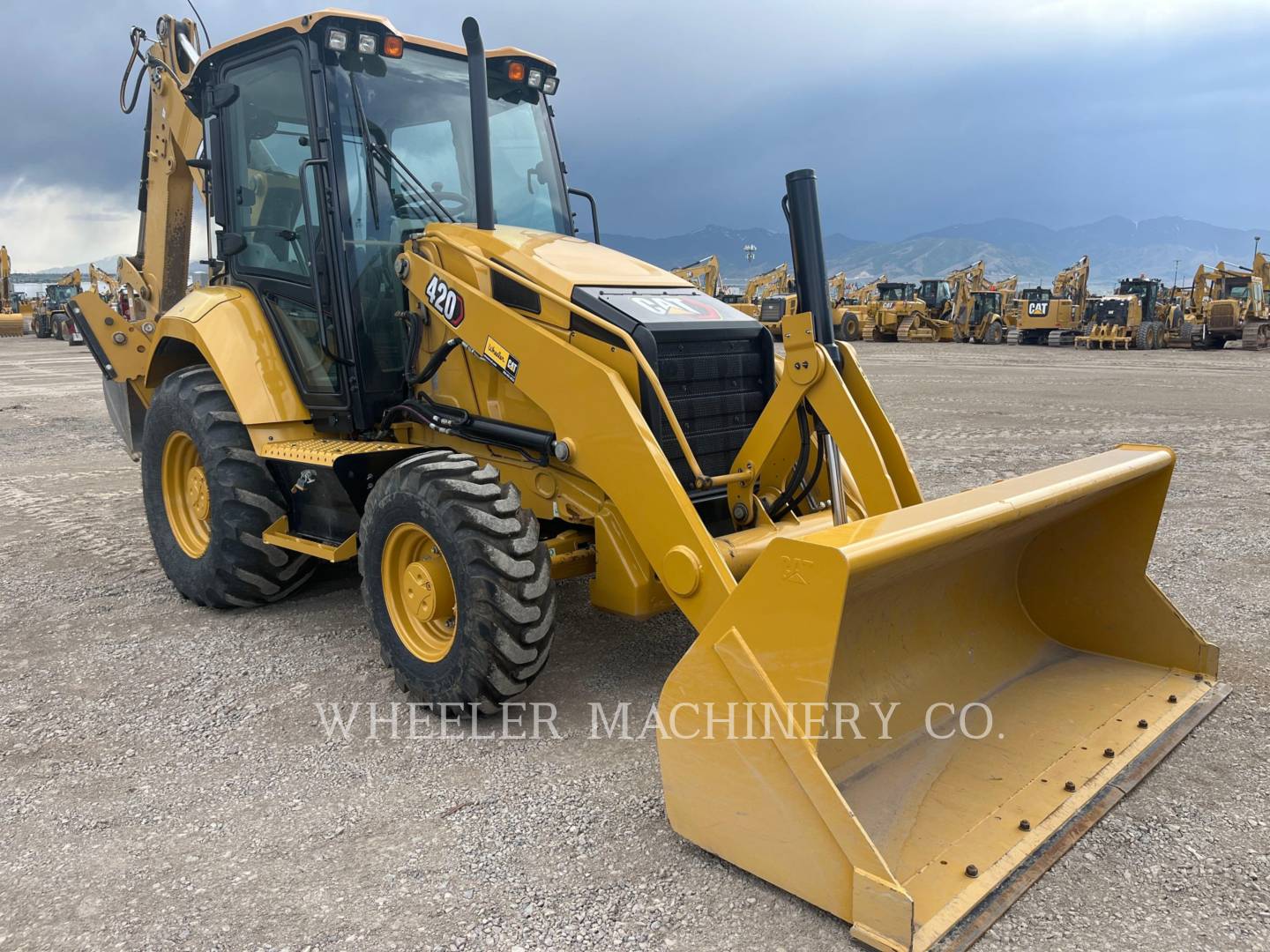 2022 Caterpillar 420 Tractor Loader Backhoe