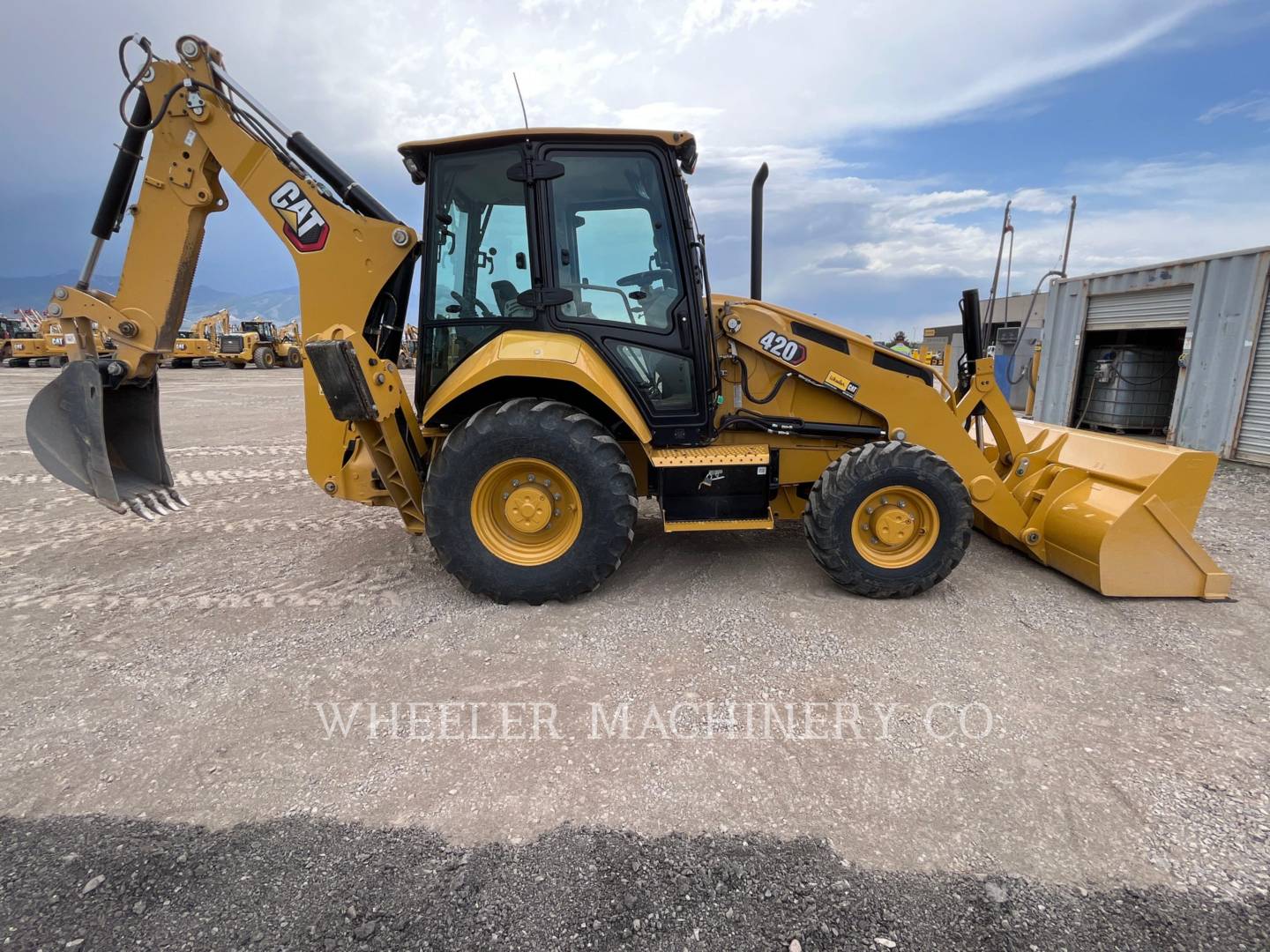 2022 Caterpillar 420 Tractor Loader Backhoe